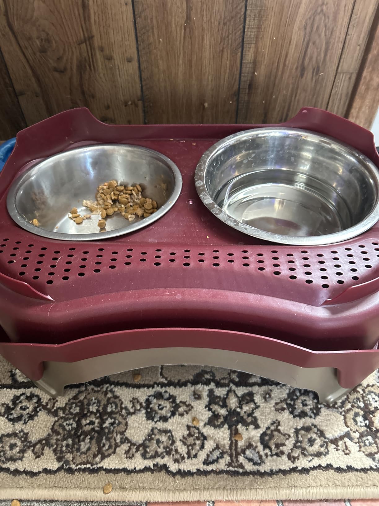 Neater Pet Brands Neater Feeder Deluxe Mess Proof Dog Bowls Elevated for Large Dogs Over 40 lbs, Made in USA, No Spill Raised Dog Food Bowl Stand Feeding Station, Food and Water Bowl Set, Black customer photo 2
