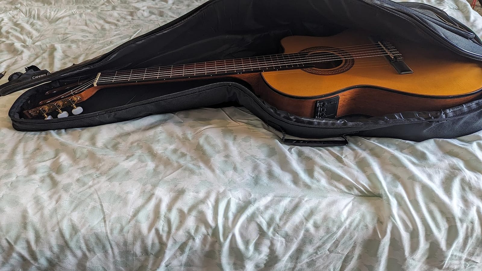 CAHAYA Guitar Bag Upgraded Premium Version for 40 41 42 Inch Acoustic Guitar Gig Bag 0.5in Thick Sponge Overly Padded Water Resistent Guitar Case Soft Guitar Backpack Case customer photo 2