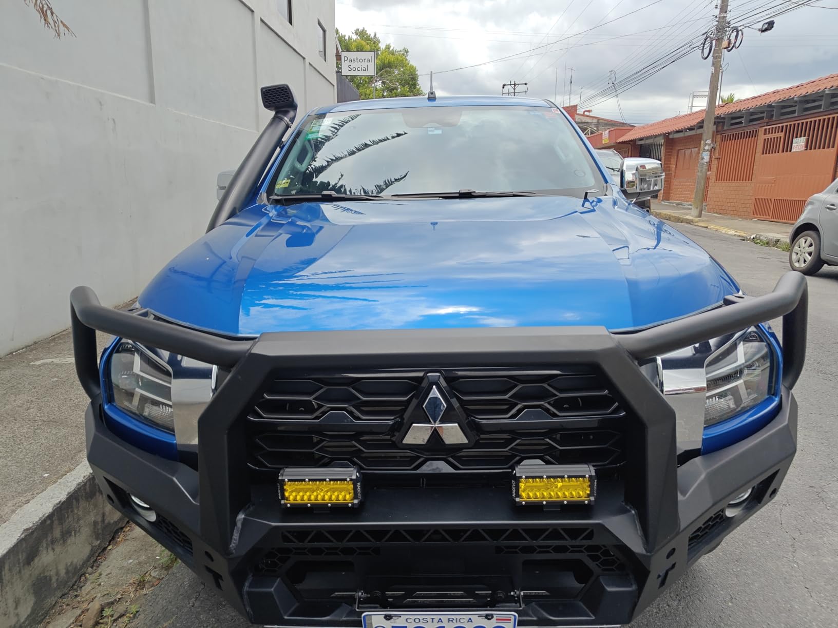 NAOEVO 7 Inch LED Light Bar, 240W 24,000LM LED Fog Lights, White | LED Off Road Lights with Spot Flood Combo, Waterproof, Aluminum LED Pod/Driving Lights with Bracket for Truck, Boat, UTV, ATV customer photo 2