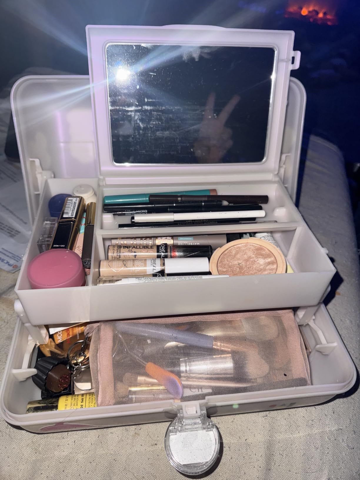 Caboodles On-The-Go Girl Makeup Box, Seafoam on Lavender, Hard Plastic Makeup Organizer Box, Built-In Mirror, Secure Latch for Safe Travel, Spacious Storage for Large Items customer photo 1