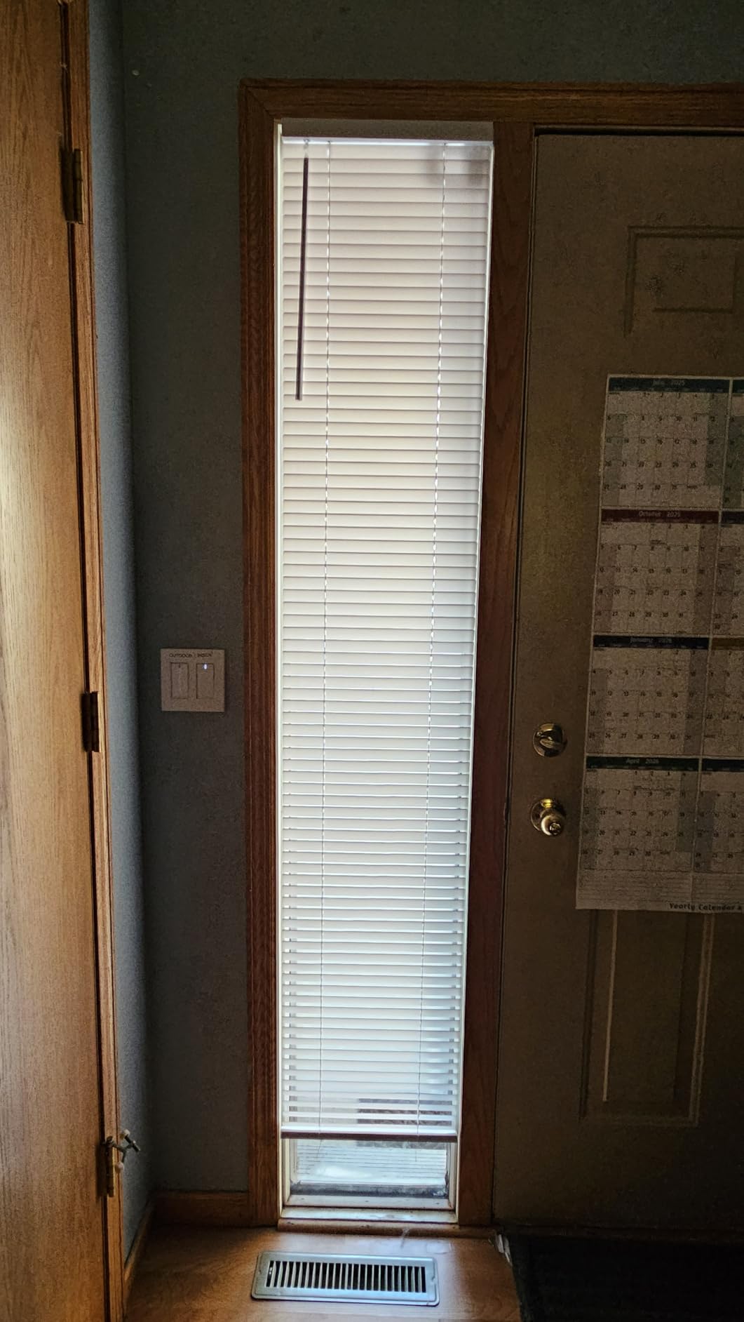 LOTUS & WINDOWARE Cordless Mini Blind, 1