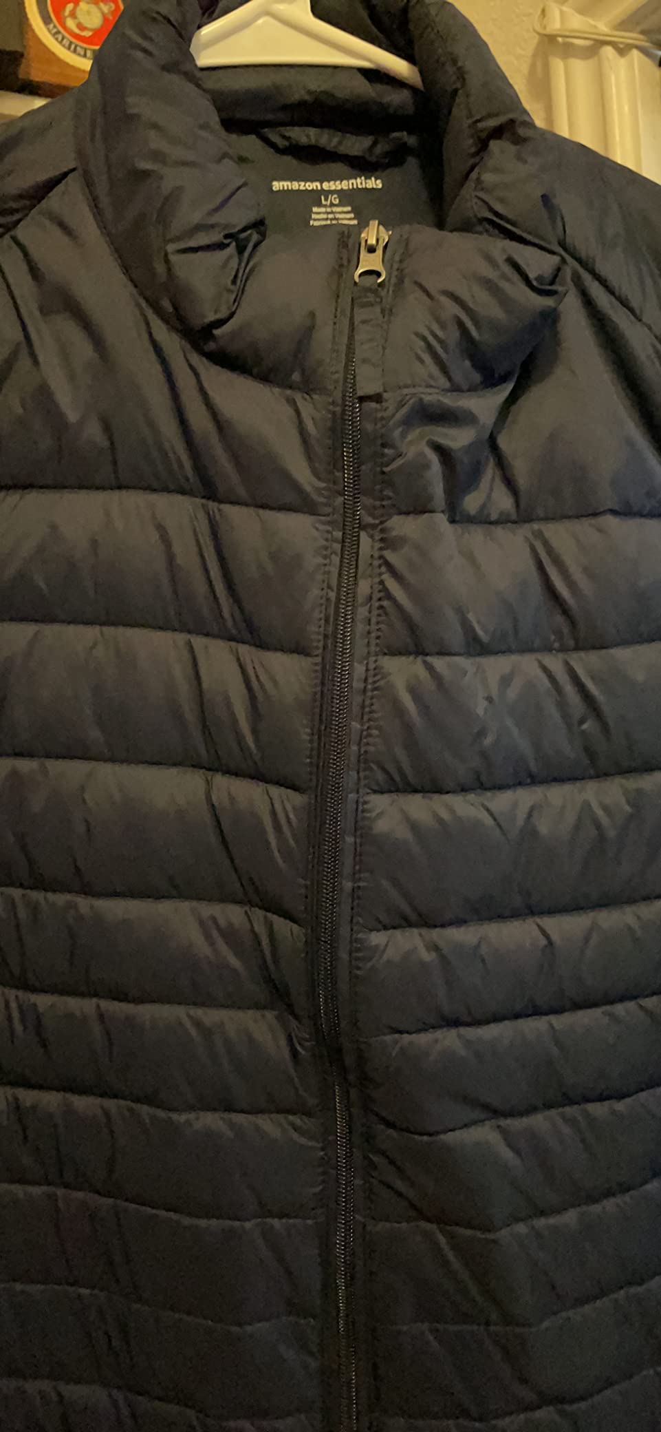 Amazon Essentials Men's Lightweight Water-Resistant Packable Puffer Vest customer photo 2