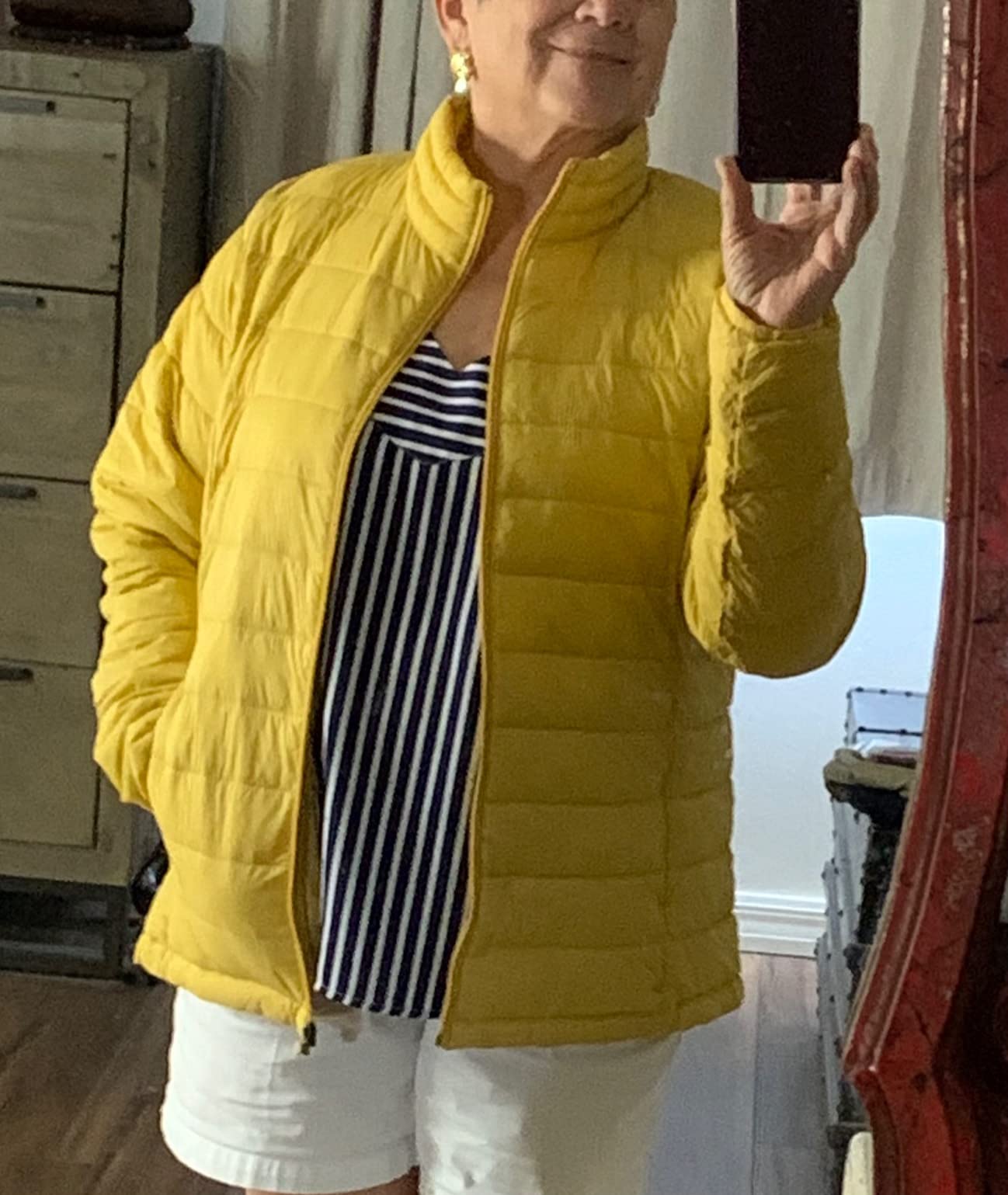 Amazon Essentials Women's Lightweight Long-Sleeve Water-Resistant Packable Puffer Jacket (Available in Plus Size) customer photo 2