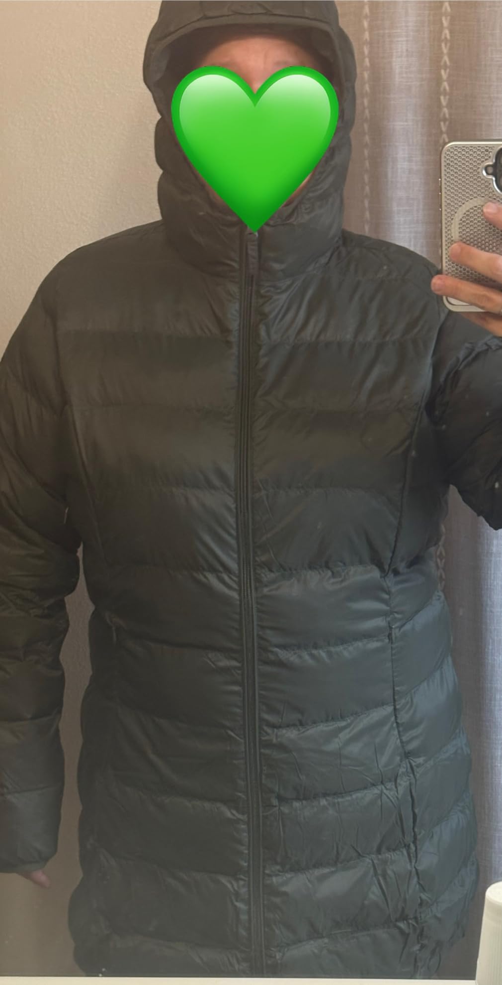 Amazon Essentials womens Lightweight Water-Resistant Packable Hooded Puffer Coat (Available in Plus Size) customer photo 1