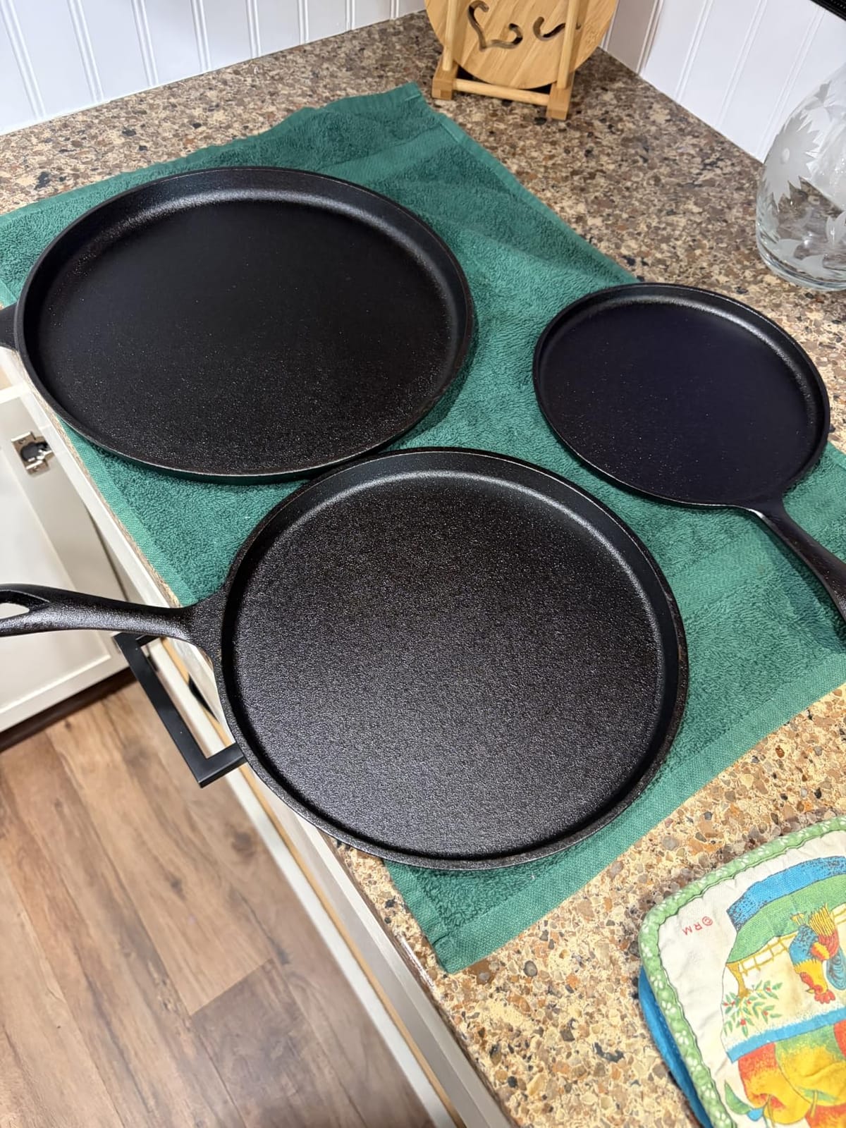 Commercial CHEF 3-Piece Cast Iron Griddle Set, Pre-Seasoned, CHCI81012 customer photo 1