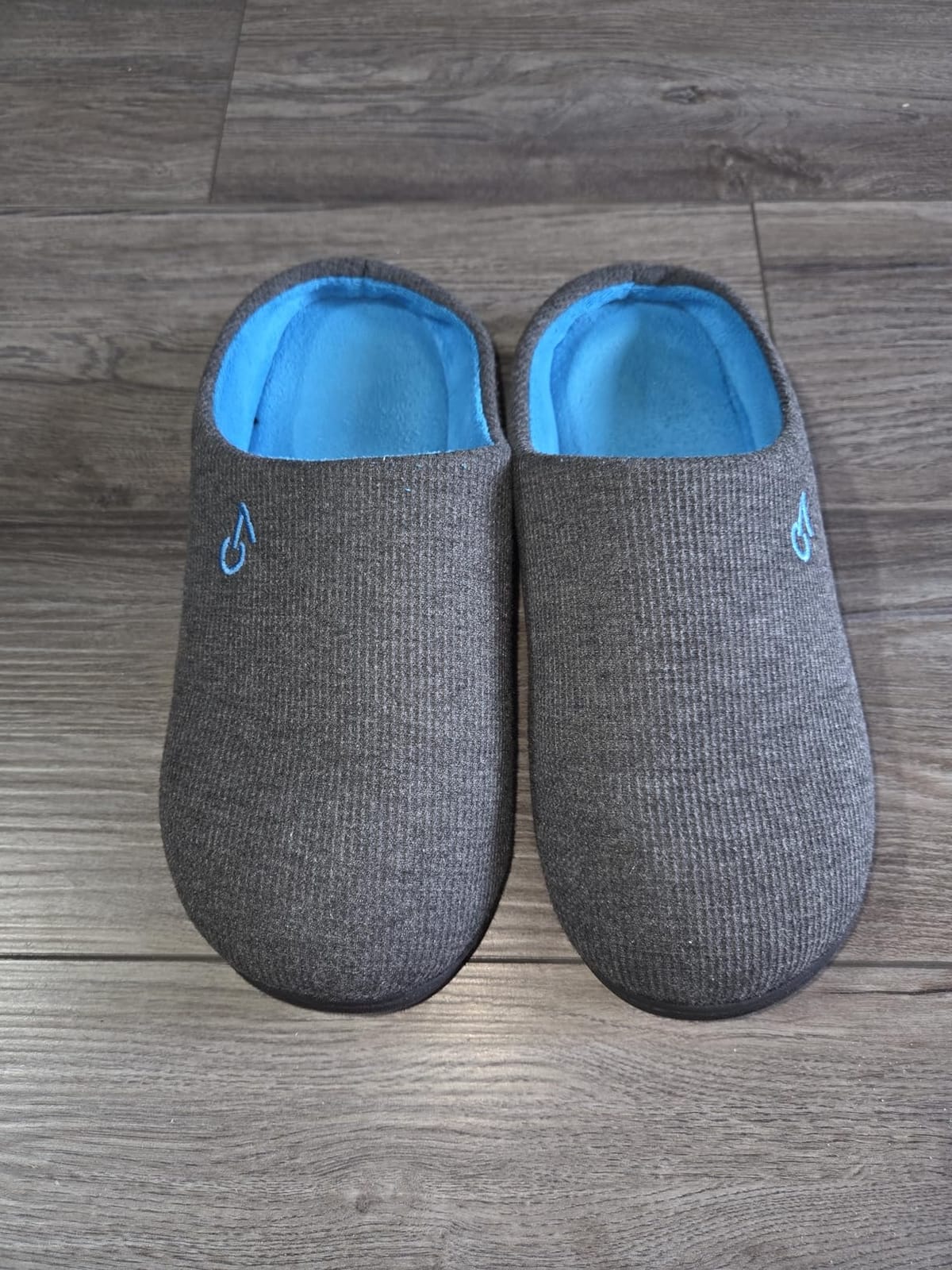 VeraCosy Men's Two-Tone House Slippers Memory Foam Indoor Rubber Sole customer photo 1