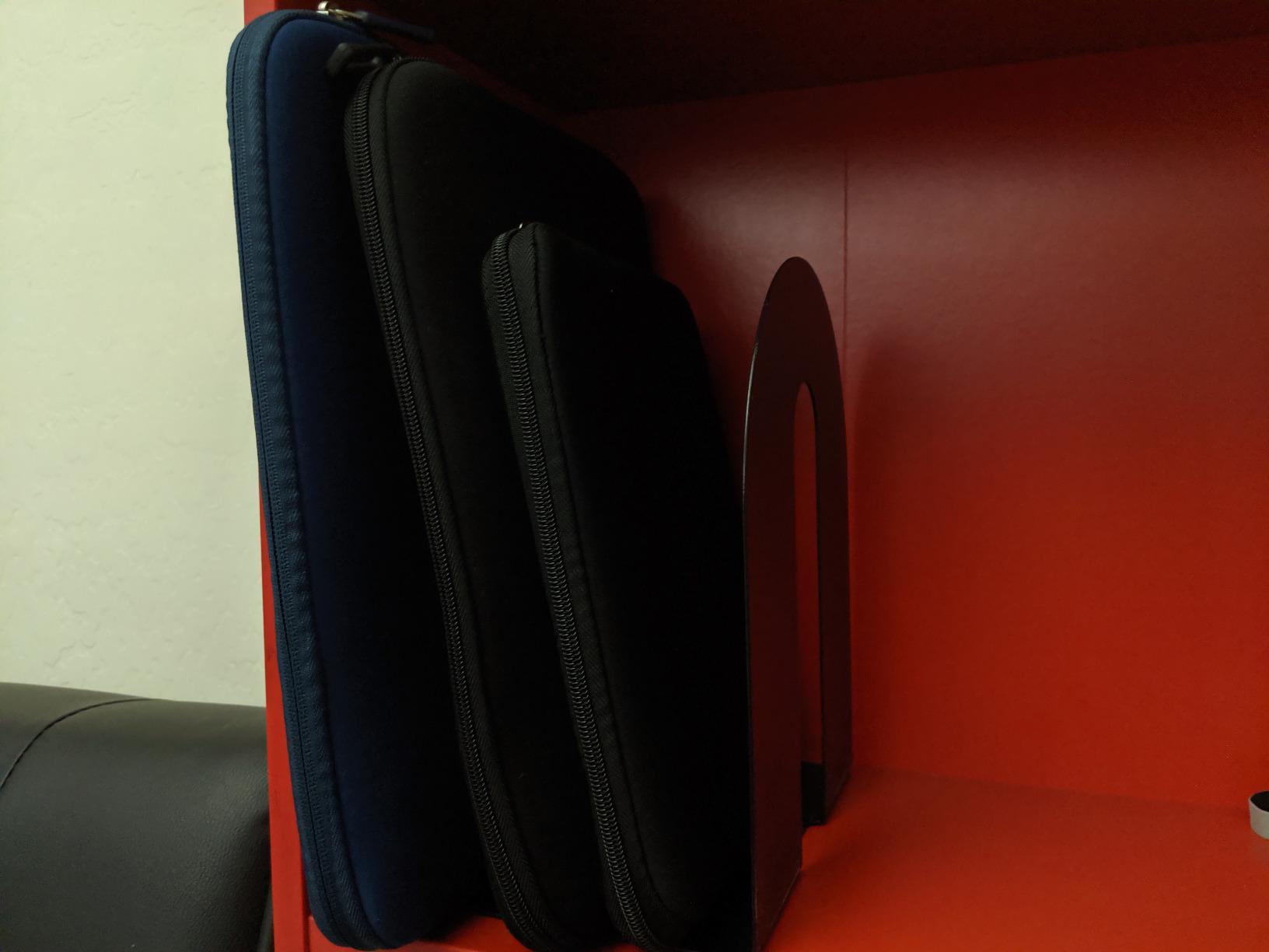Officemate Heavy Weighted Metal Bookends Set of 2, 10-Inch Steel Book Ends for Shelves, Non-Skid Base Book Supports for Books, Binders, and Office Organization, Black customer photo 2