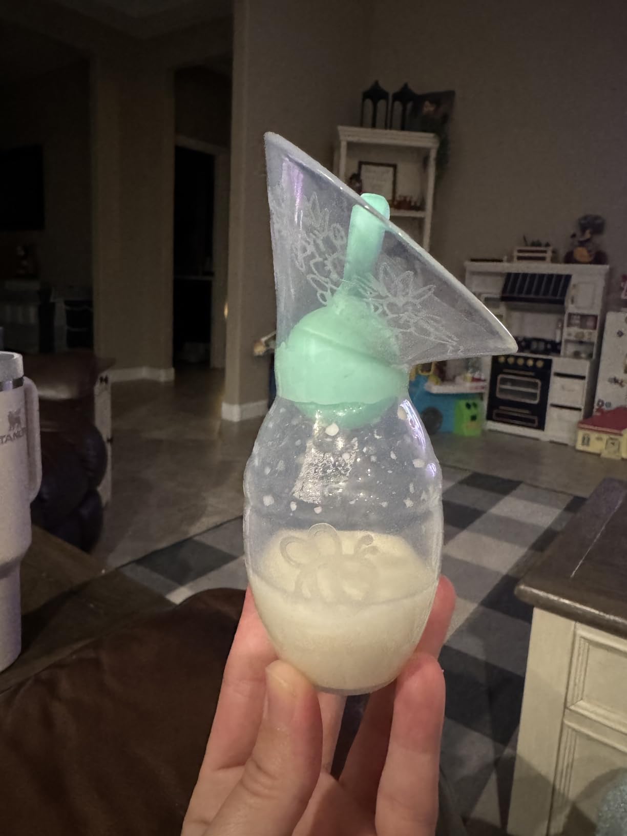 Bumblebee Manual Breast Pump with Breastfeeding Milk Saver Stopper& Lid in Gift Box Food Grade Silicone BPA PVC and Phthalate Free 3.04oz/90ml customer photo 1