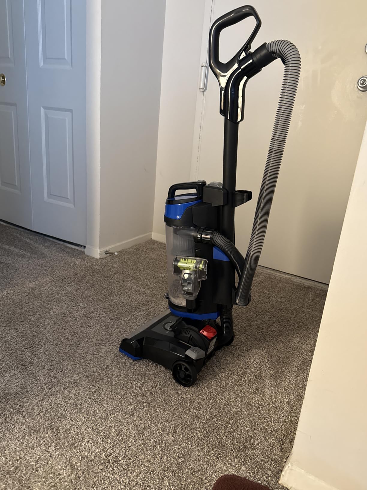 Bissell CleanView Swivel Pet Upright Vacuum, Swivel Steering for Maneuverability, Triple Action Brush Roll for Pet Hair, Large Capacity Dirt Tank & Scatter-Free Tech, 2252 customer photo 1
