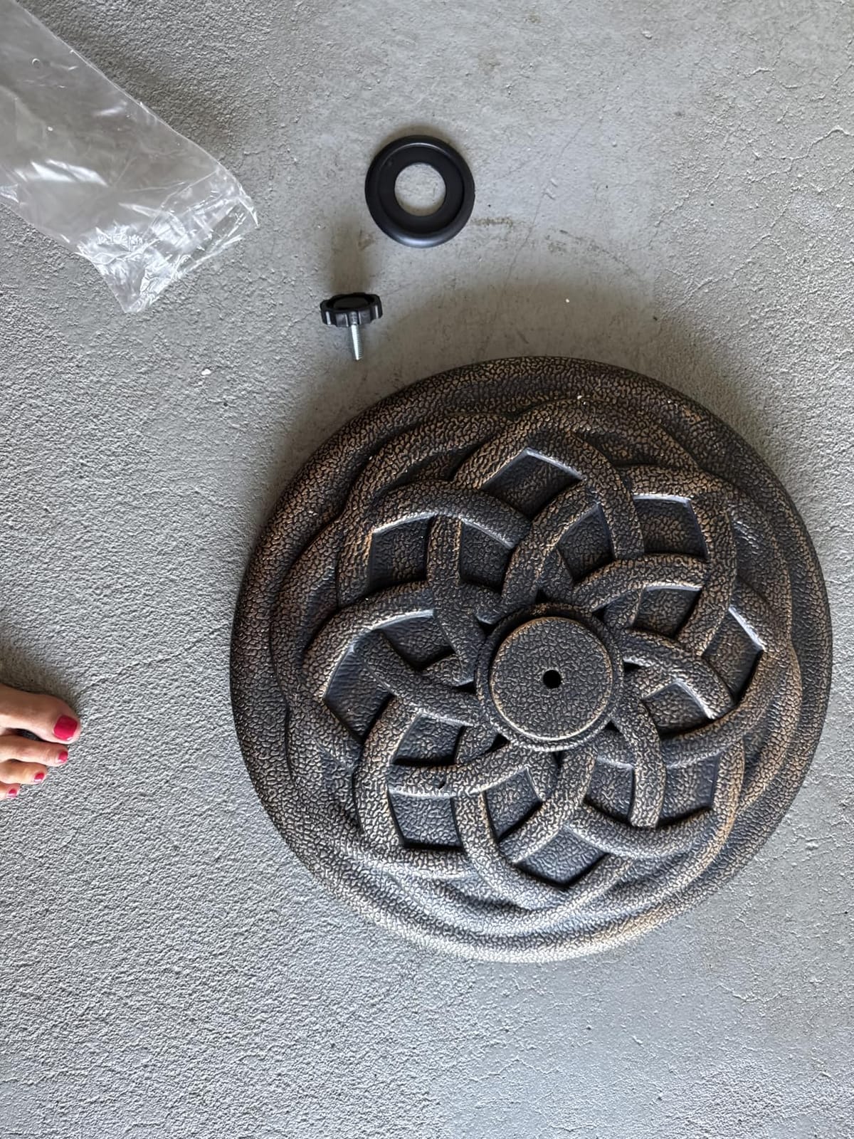 Backyard Expressions Round Heavy Duty Patio Umbrella Base – Weather Resistant Calcium Carbonate Resin with Bronze Weave Design – Fits 1.5