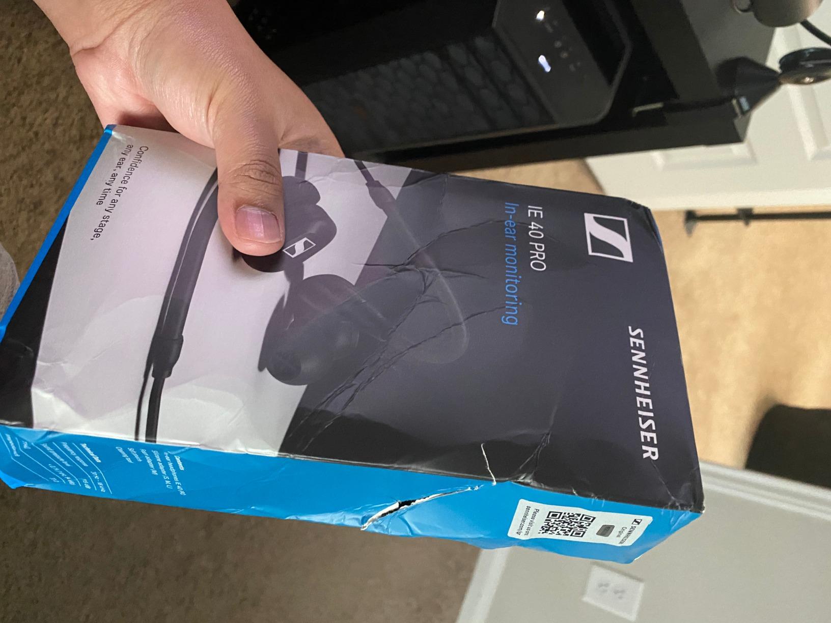 SENNHEISER IE 40 PRO, molded in ear dynamic monitors (Black) customer photo 2