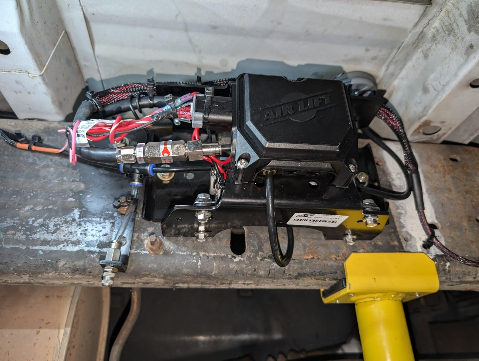 Air Lift 25980EZ WirelessONE On-Board Air Compressor System with EZ Mount | Single Path, Effortless Control of Air Suspension Via Handheld Remote or Mobile App; EZ Mount reduces install time customer photo 2
