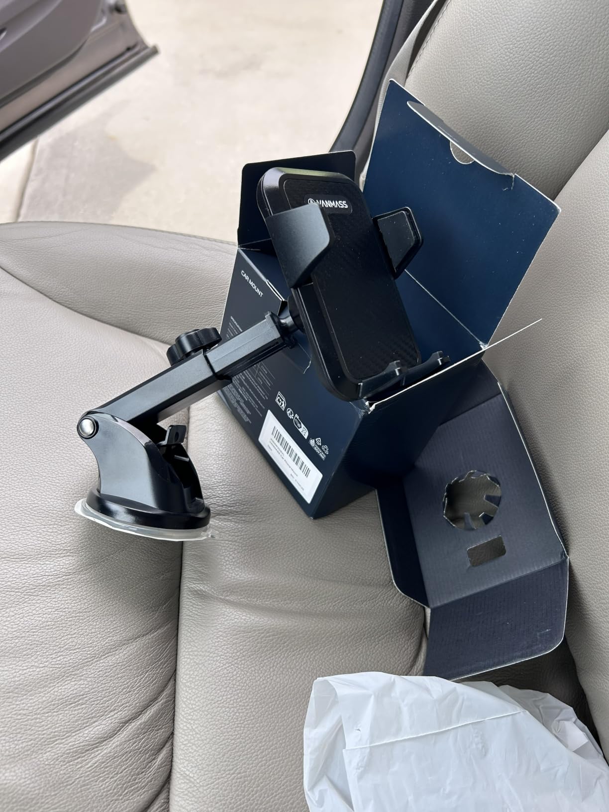 VANMASS【85+LBS Strongest Suction & Military-Grade Ultimate Car Phone Mount | 【Patent & Safety Certs】 Cell Phone Holder for Dash Windshield Vent for iPhone 17 Pro Max Automobile Interior Sets, Ink Black customer photo 1