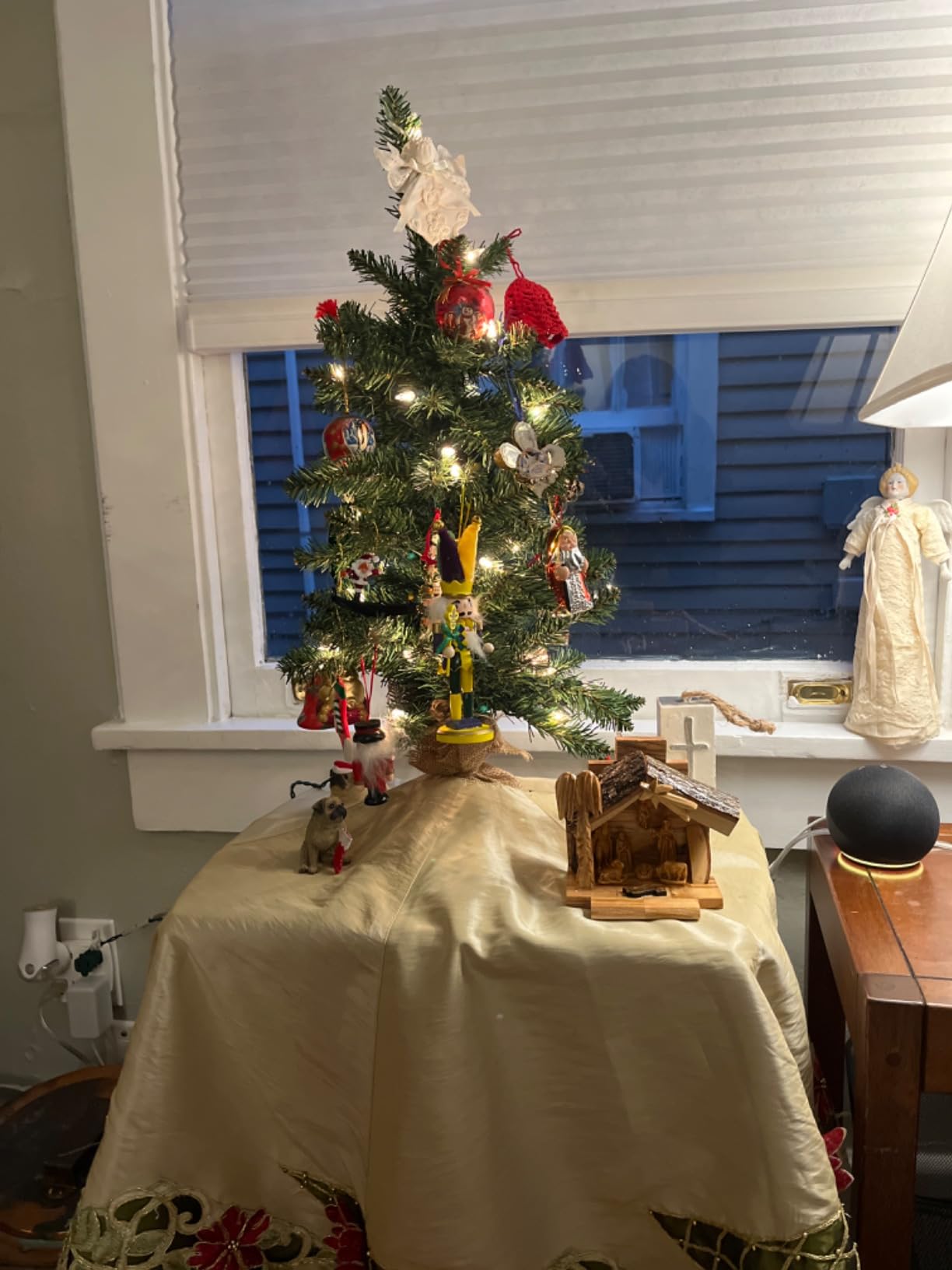Olive Wood Nativity Set with Figurines – Natural Bark Roof Stable – Handmade Christian Christmas Decoration – Holy Land Gift – Made in Bethlehem – Religious Manger Scene Display customer photo 1