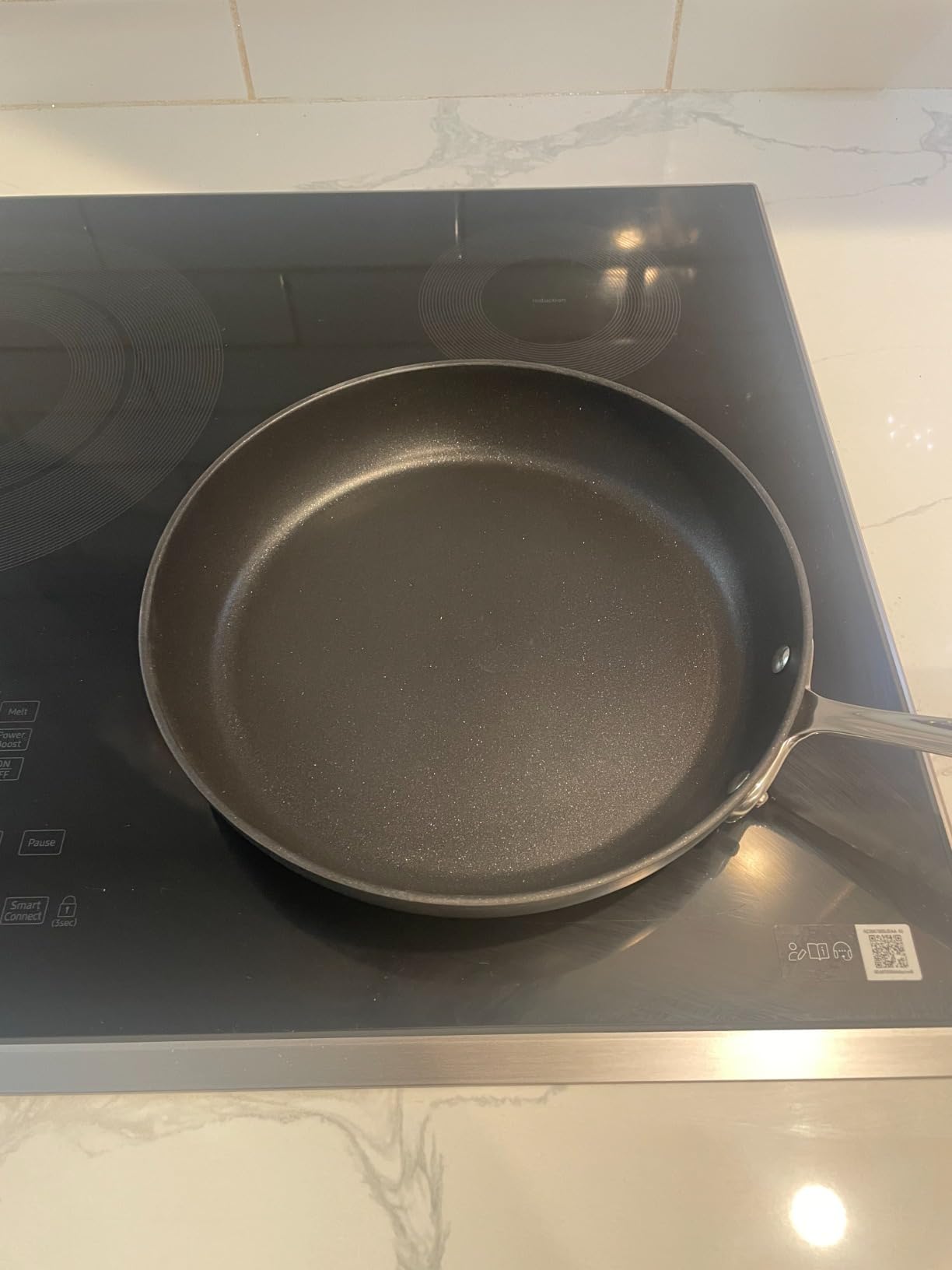 All-Clad HA1 Hard Anodized Nonstick (8-Piece) Pots and Pans Set Non Stick Cookware Sets, Oven Broiler Safe 500F, Black customer photo 2
