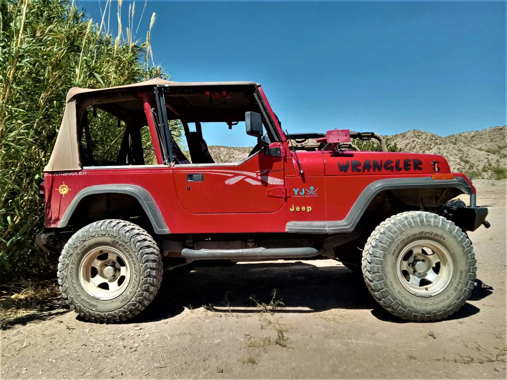 BFGoodrich Mud Terrain T/A KM3 Radial Car Tire for Light Trucks, SUVs, and Crossovers, 32x10.00R15NHS/8PR Q 124Q customer photo 1