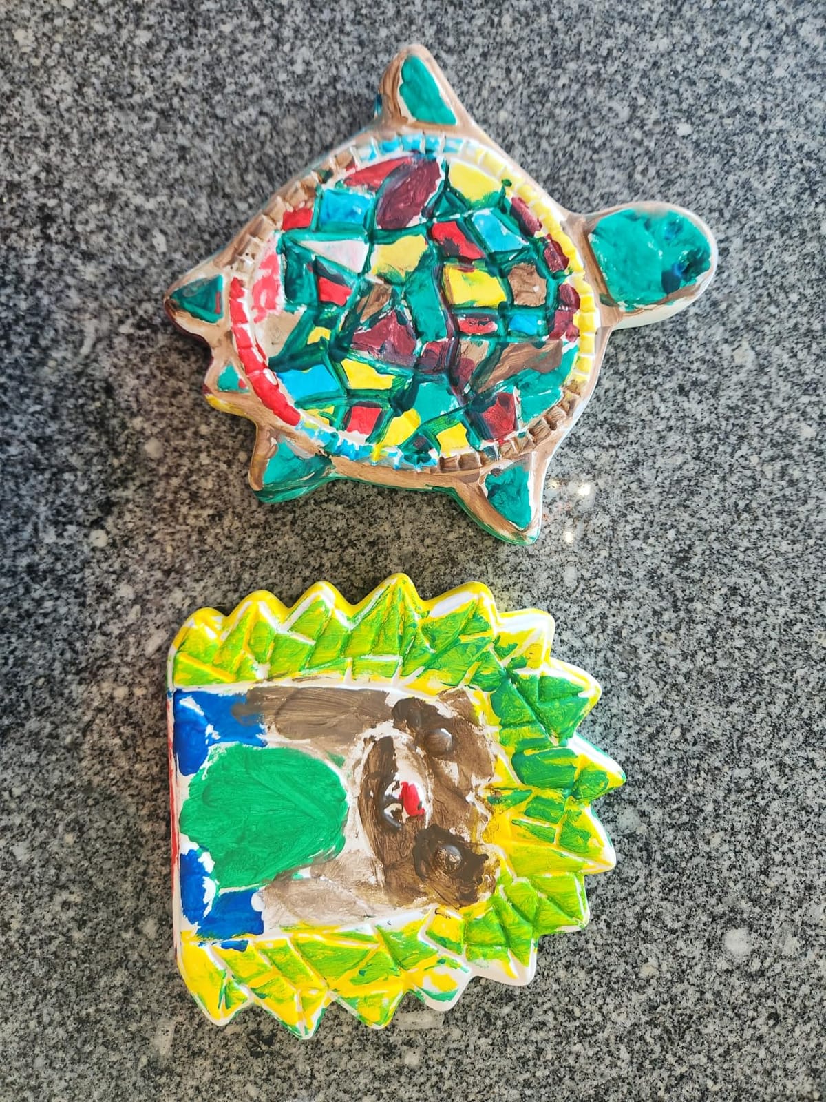 Creative Roots Mosaic Turtle DIY Stepping Stone Kit, Includes Ceramic Stone & 6 Vibrant Paints for Kids Ages 8+ customer photo 2