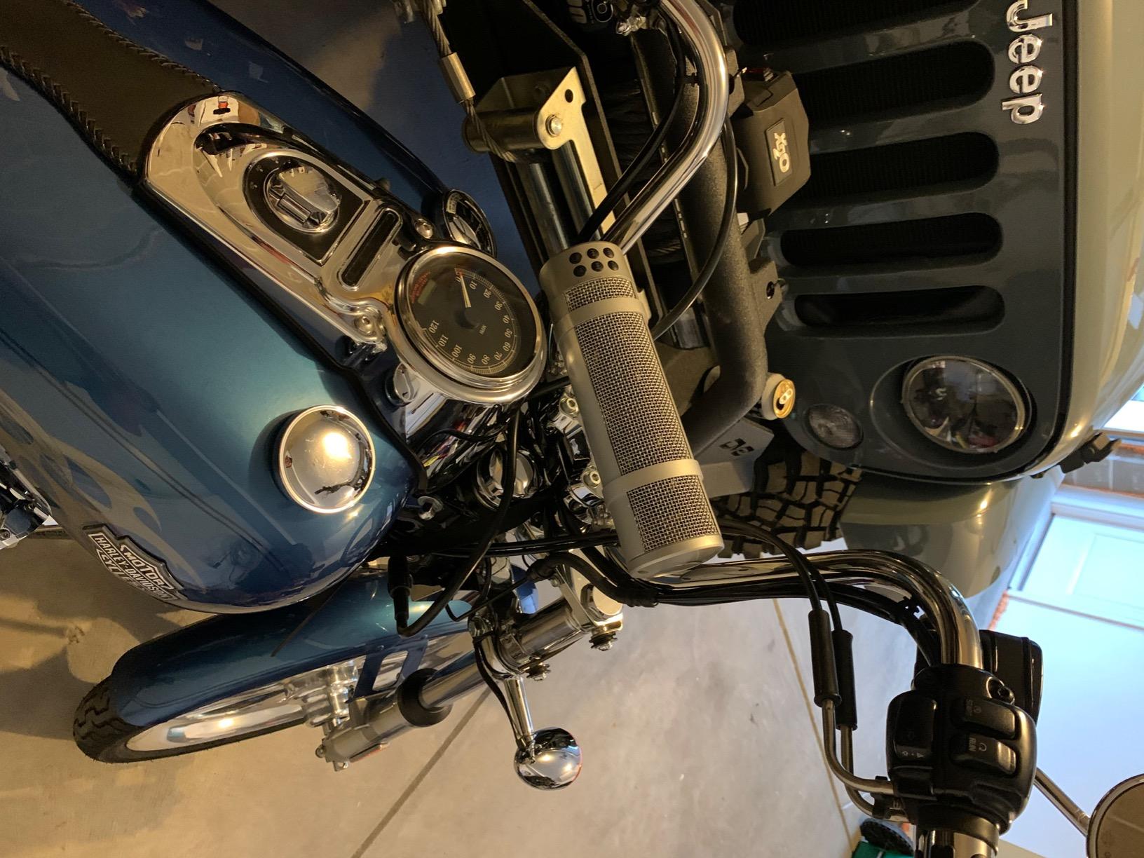 Kuryakyn 2719 MTX Road Thunder Weather Resistant Motorcycle Sound Bar Plus: 300 Watt Handlebar Mounted Audio Speakers with Bluetooth, USB Power Charger, Satin Silver customer photo 1