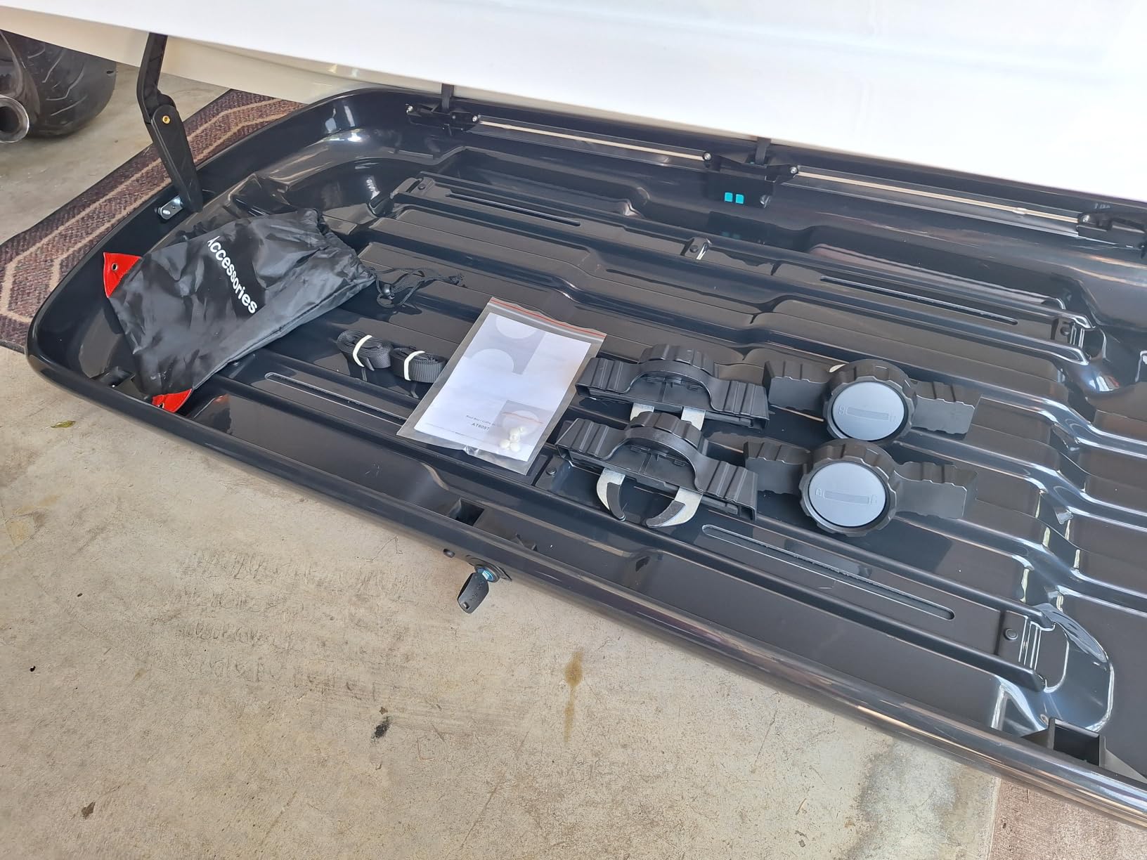 Goplus Rooftop Cargo Carrier Hard Shell, 14 Cubic Feet Waterproof Car Roof Cargo Carrier w/Dual Side Opening, Security Key, 165LBS Capacity, for 17” to 22.8” Wide Crossbar Rack, Vehicle Cargo Box customer photo 2
