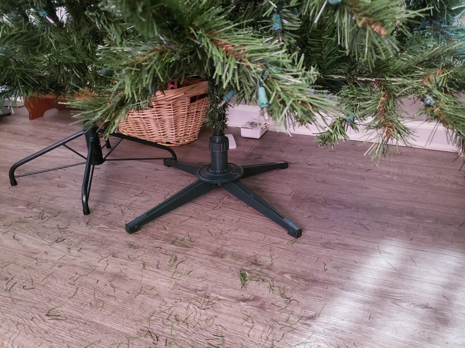 Holiday Time Metal Tree Stand Holds Trees up to 7.5 ft Tall customer photo 1