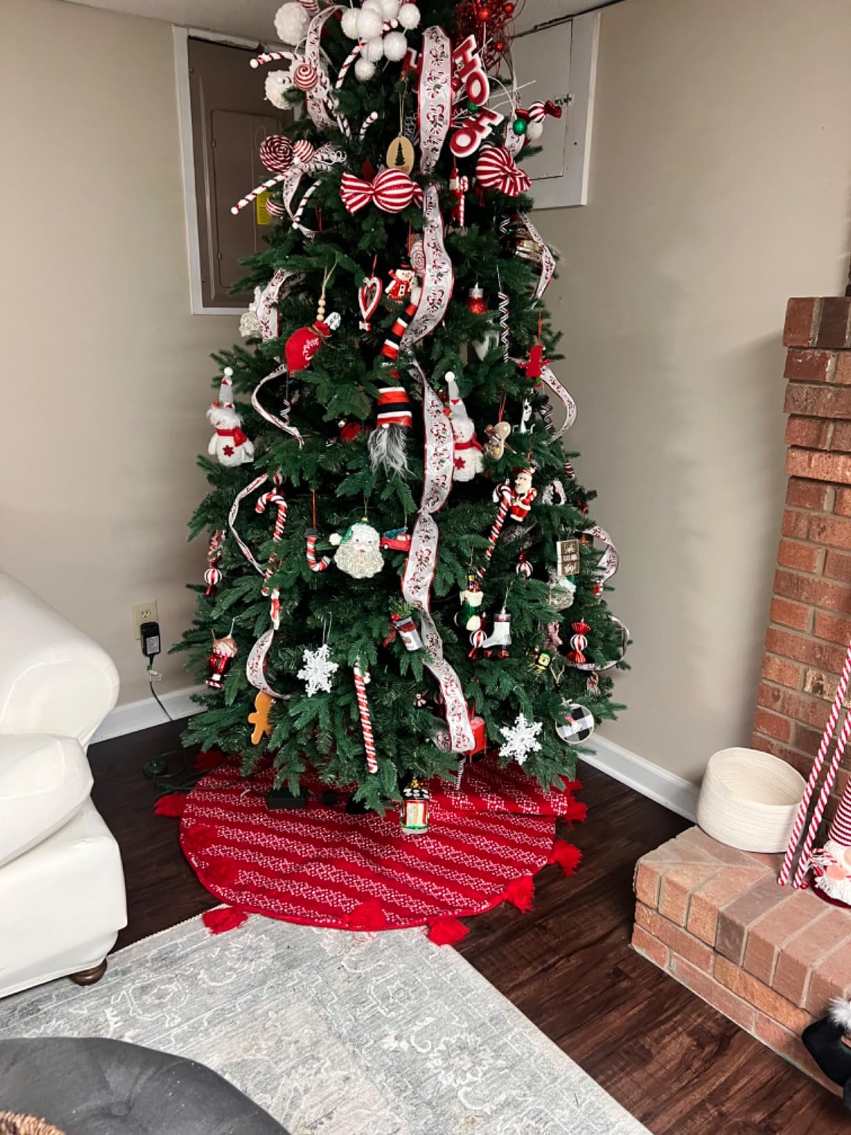 Holiday Time Metal Tree Stand Holds Trees up to 7.5 ft Tall customer photo 2