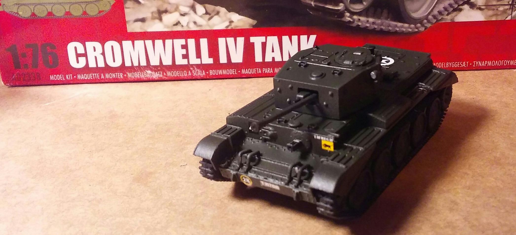 Airfix Tiger I 'Early Version' 1:35 WWII Military Tank Armor Plastic Model Kit A1363, Small customer photo 1