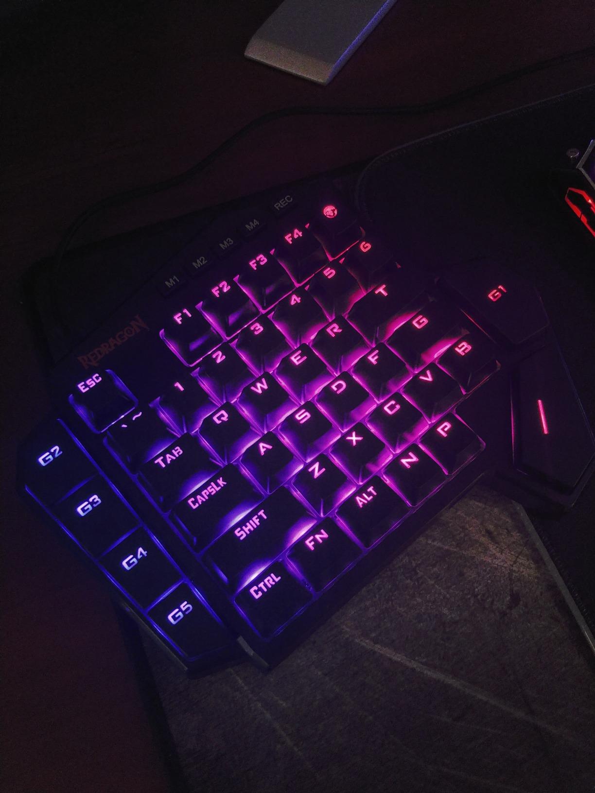 Redragon K585 Wired One-Handed RGB Gaming Keypad, Tactical 42-Key Layout | On Board 28 Combo Slots 4 Profiles Keyboard, USB Pass-Through Port, 16.8M Colors, Swap-Ready Socket, Detachable Wrist Rest customer photo 2