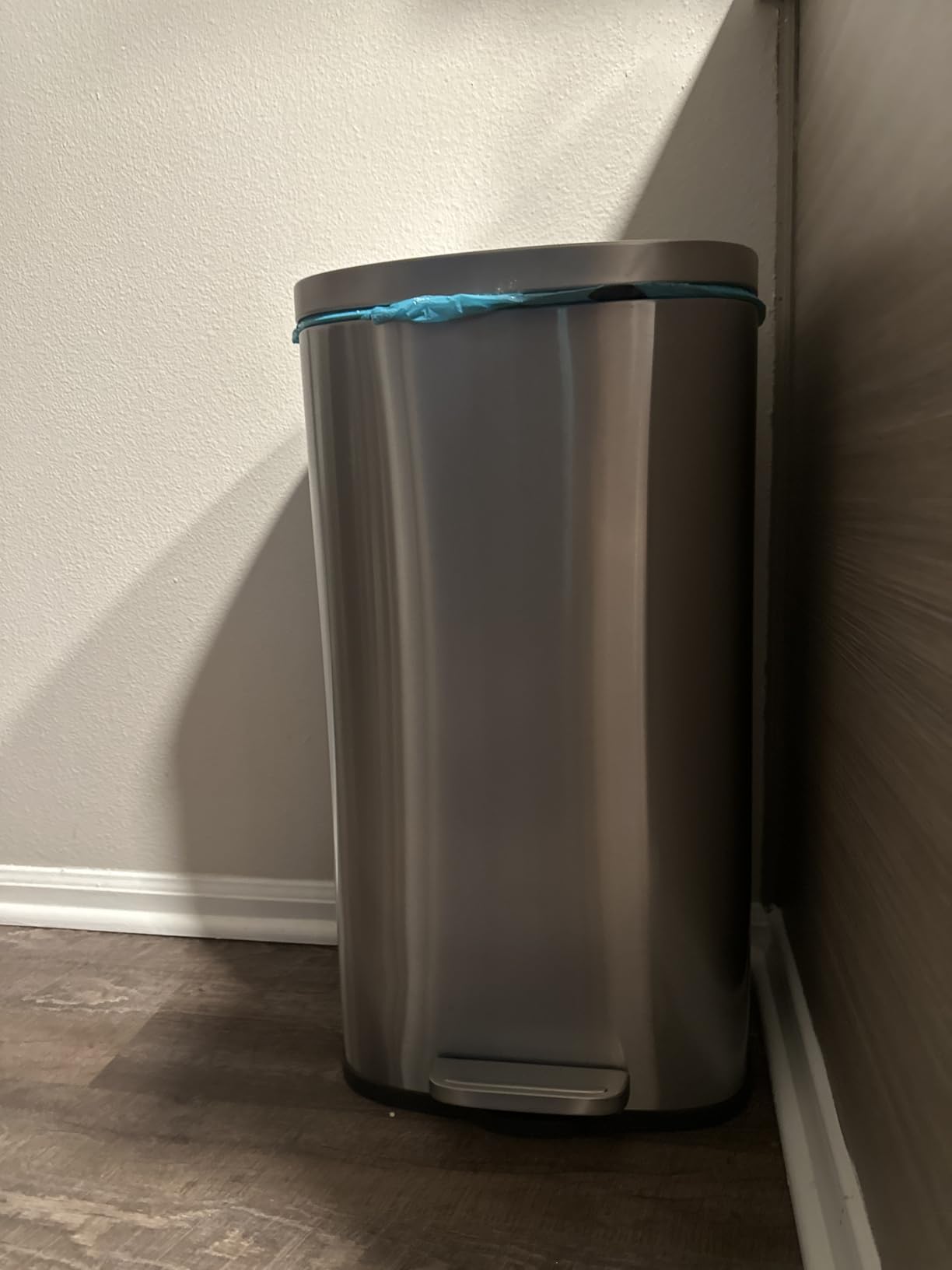 Amazon Basics LARGE Trash Can, 13.2 Gallon (50L), Smudge Resistant Rectangular Bin with Soft-Close Lid, Step Foot Pedal, Removable Inner Bucket, Brushed Stainless Steel, Satin Nickel Finish customer photo 1