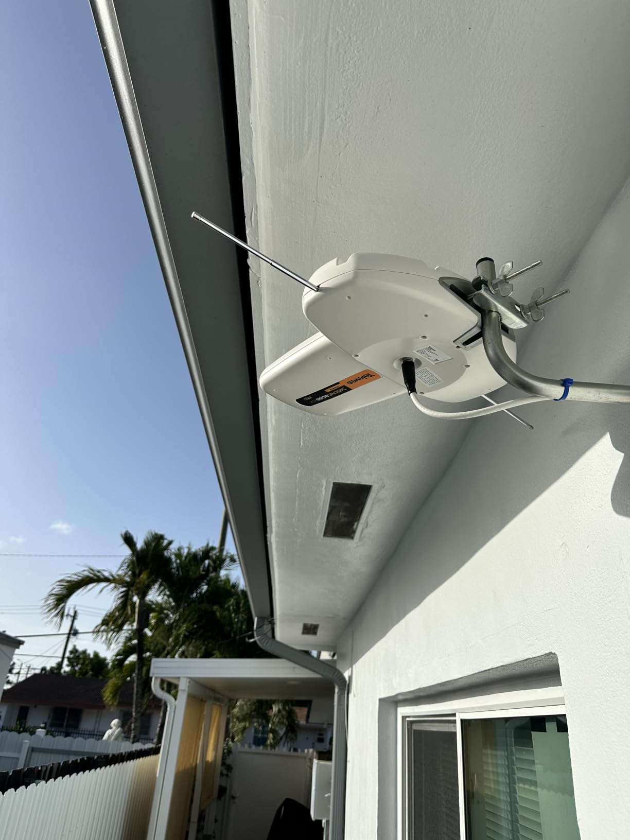 Televes DiNova Boss Mix 144286 Attic/Outdoor HDTV Antenna - Smart UHF/VHF TV Antenna with Built-in Signal Amplification and FM/LTE/4G/5G Filtering, up to 50 Mile Range - Made in Spain customer photo 2