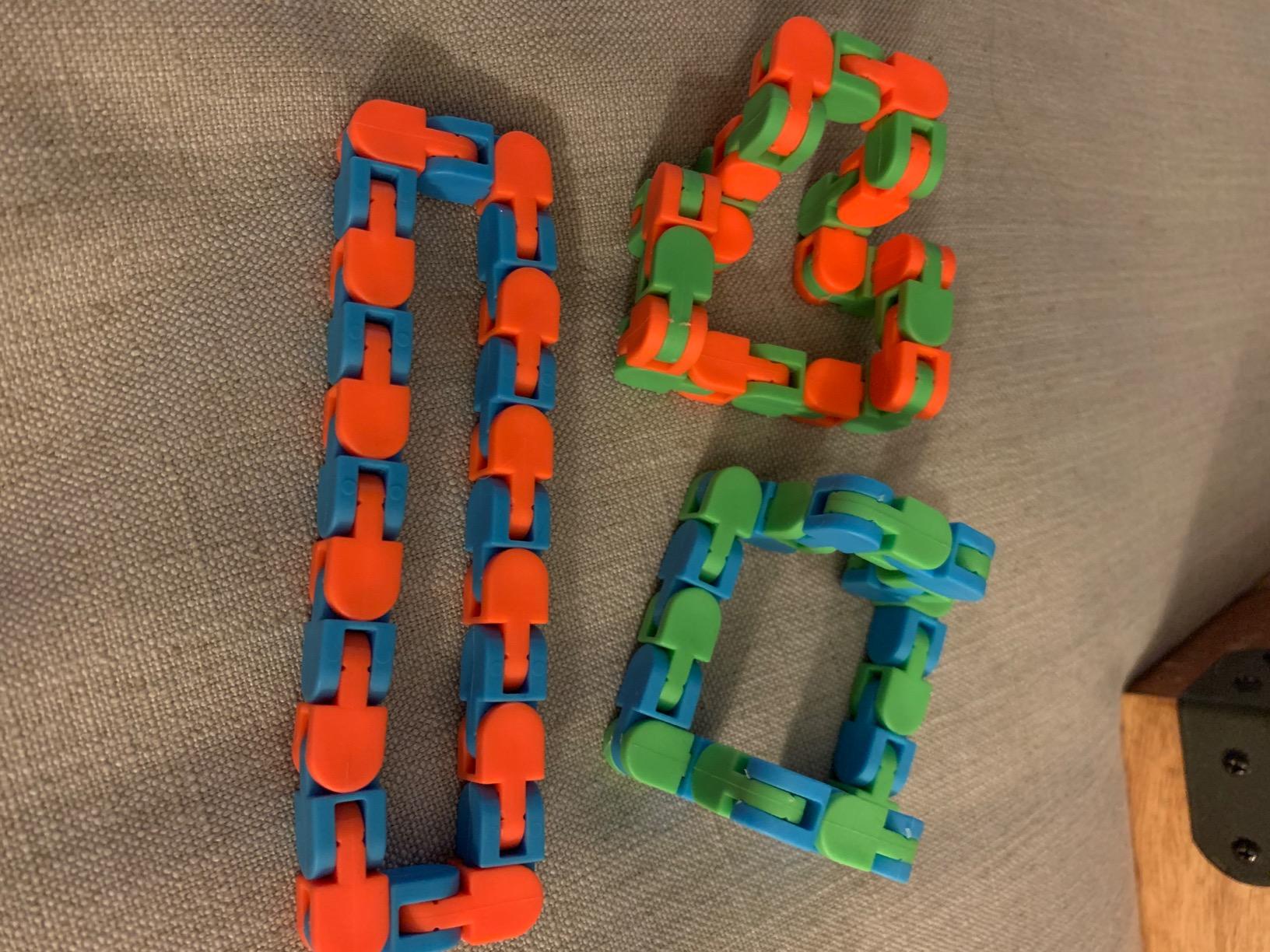 Yeetec 6 Pack 24 Links Wacky Tracks Snap and Click Fidget Toys, Finger Sensory Toys, Snake Puzzles for Stress Relief, Party Bag Fillers, Party Favours, Random Color customer photo 2