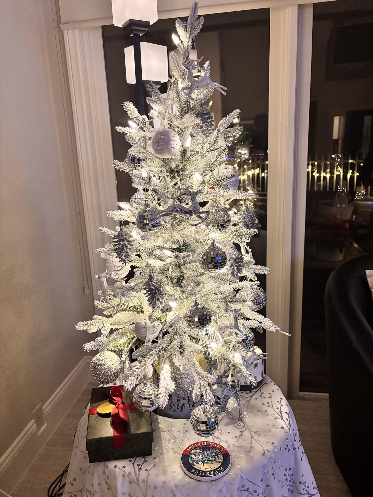Puleo International 4.5ft Pre-Lit Potted Flocked Arctic Fir Christmas Tree customer photo 2