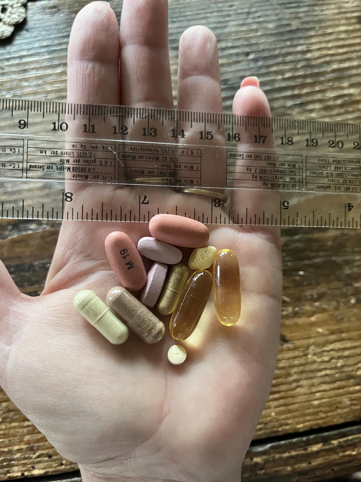 Sukuos Large Weekly Pill Organizer 2 Times a Day, Daily Pill Box 7 Day Easy to Open with Double Protection, AM PM Pill Case for Medicine/Vitamin/Fish Oil/Supplements customer photo 1