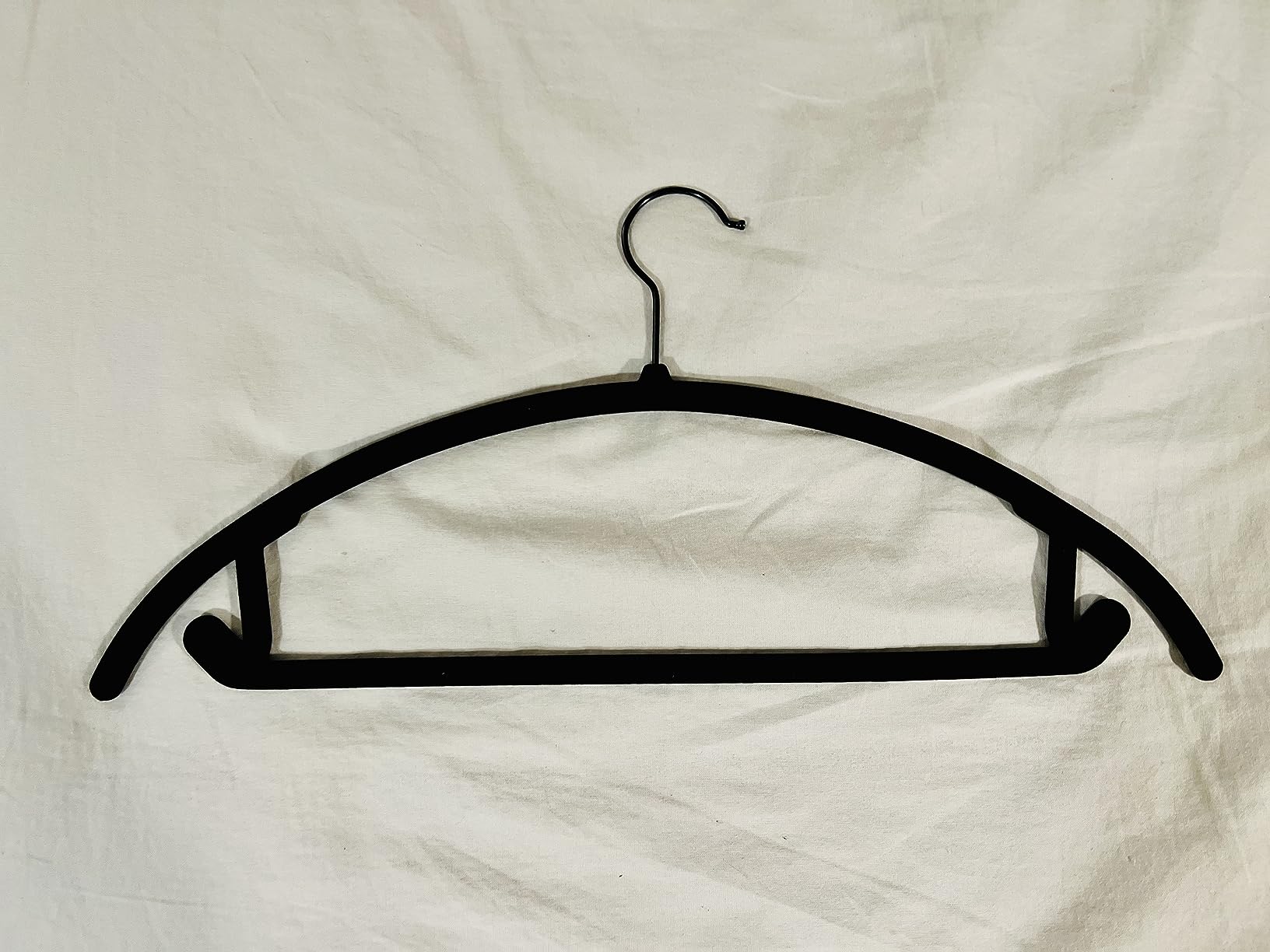 MIZGI Velvet Hangers 30 Pack, Patented Rounded Shoulder Sweater Hangers customer photo 1