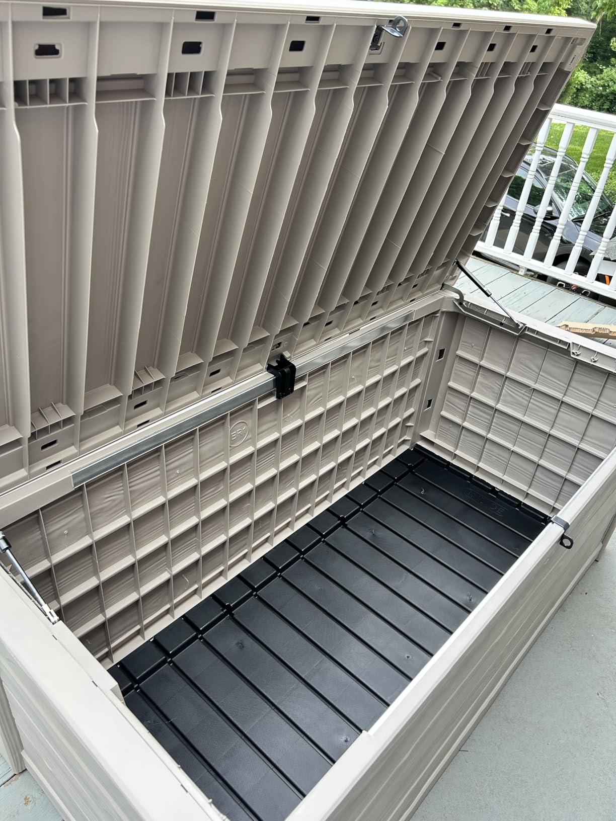 Keter Westwood 150 Gal Outdoor Storage Box for Patio and Pool Accessories | Grey, Resin, Large, Weatherproof, Lockable, Hydraulic Pistons, Easy Assembly, Organization, Patio Cushions Storage customer photo 2