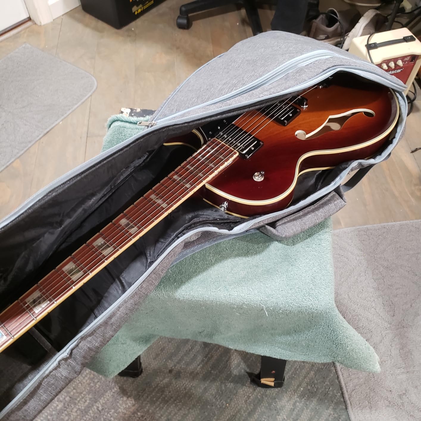 CAHAYA Electric Guitar Bag Padded Electric Guitar Gig Bag Case 0.35in Padding Dual Adjustable Shoulder Strap Electric Guitar Case CY0175 customer photo 2