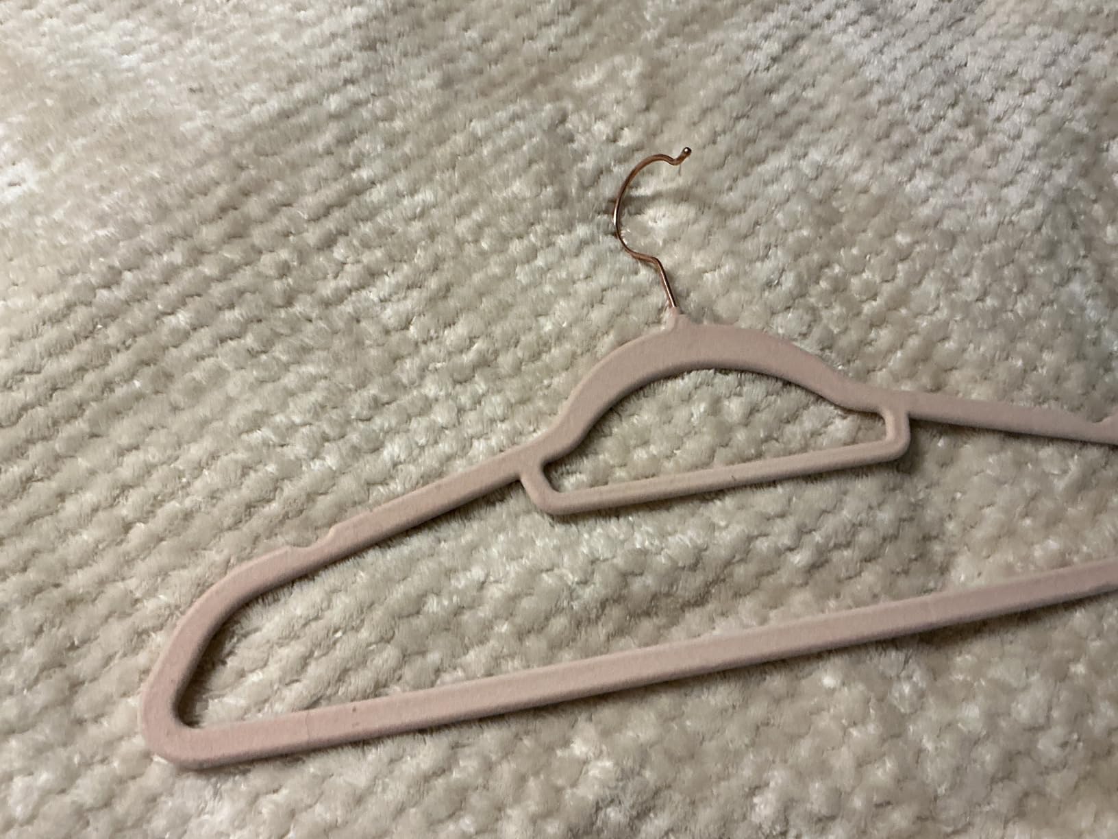 SONGMICS Velvet Hangers, Set of 50, Non-Slip, Space-Saving customer photo 1