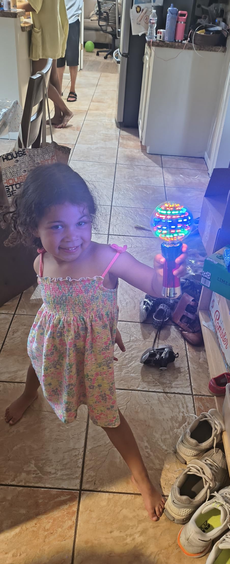 ArtCreativity Spinning Light Up Toy Magic Ball, Autism Sensory Kids Gift customer photo 1
