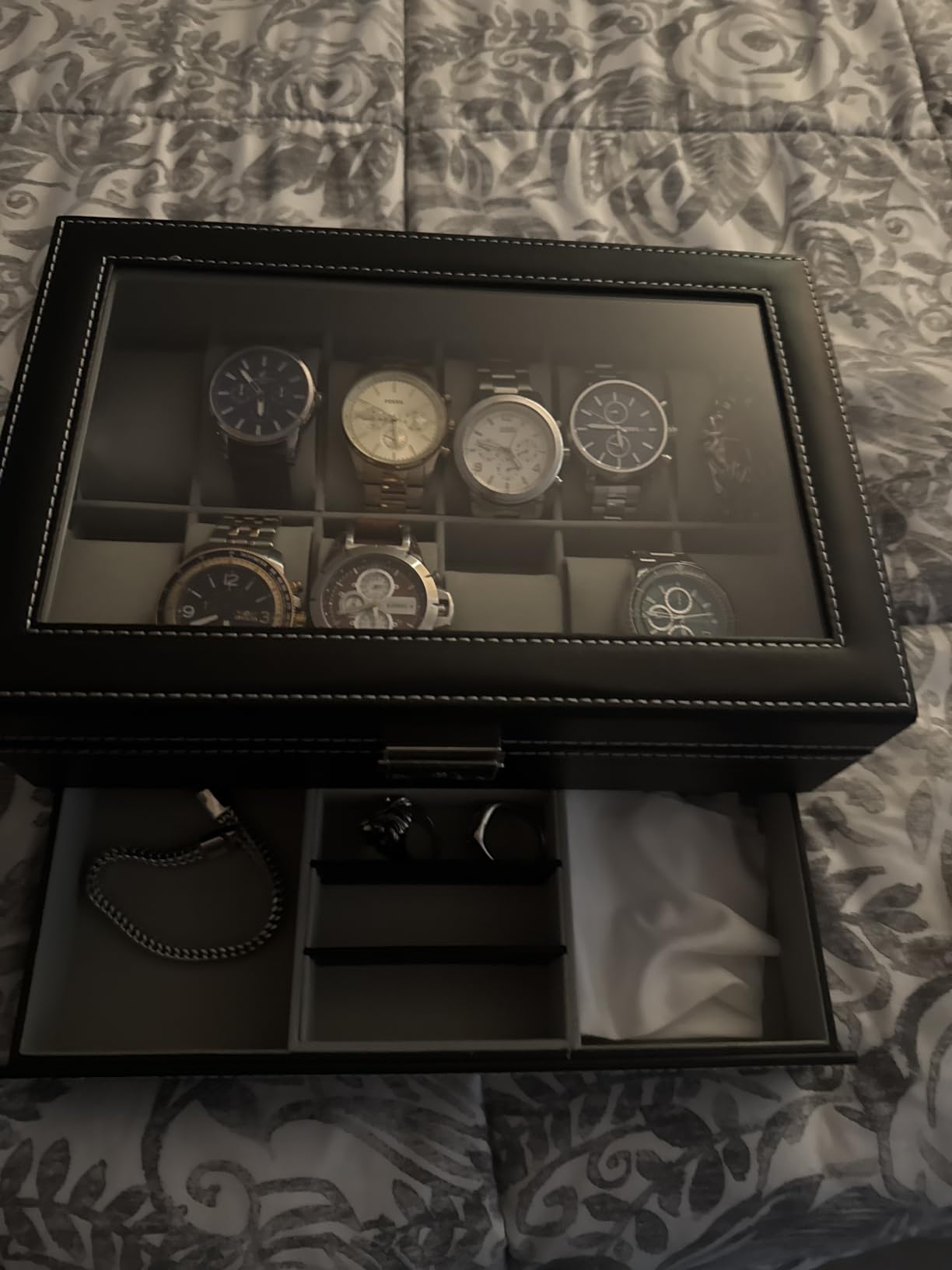 Ogrmar 12 Slot PU Leather Lockable Watch Storage Box for Men & Women Black customer photo 1