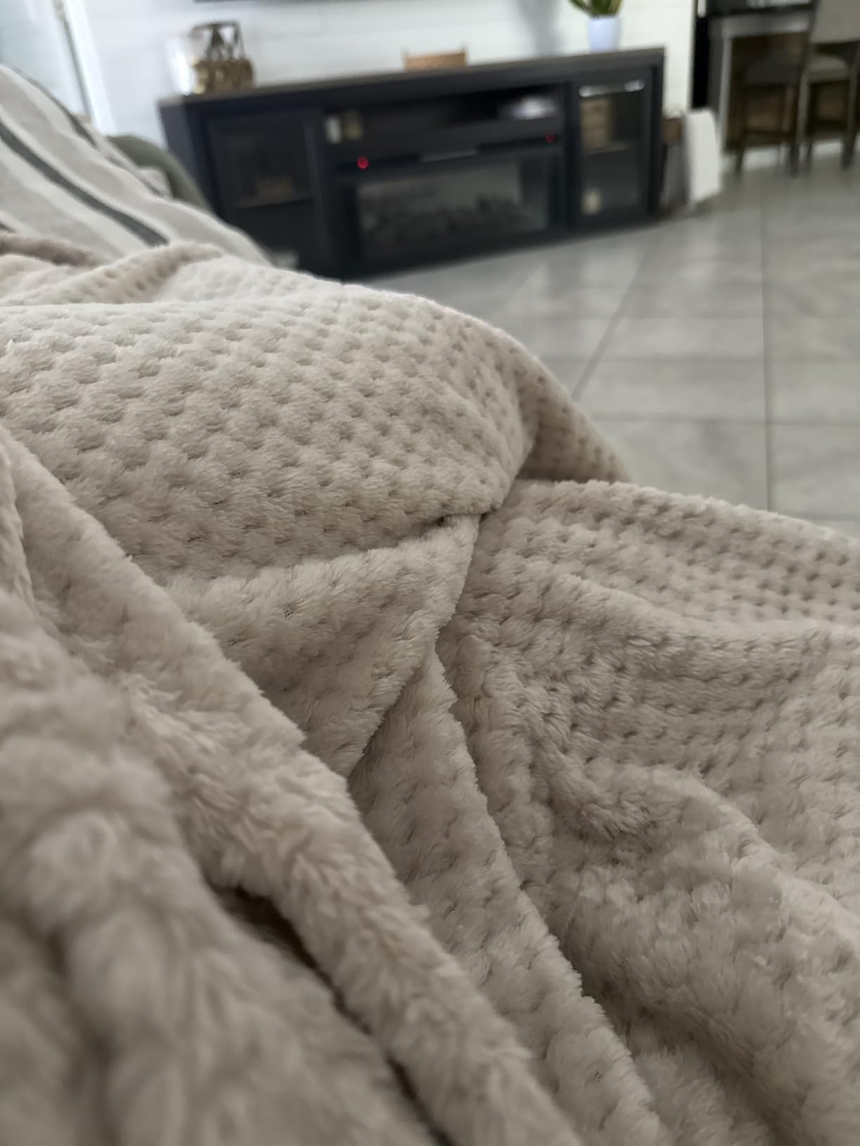 Exclusivo Mezcla Large Waffle Fleece Throw Blanket for Couch, Slate Blue | Lightweight Soft Blanket for Sofa, Bed, Living Room, Plush Fluffy Throw for Home Decor, Travel, All Season, 50x70 Inches customer photo 2