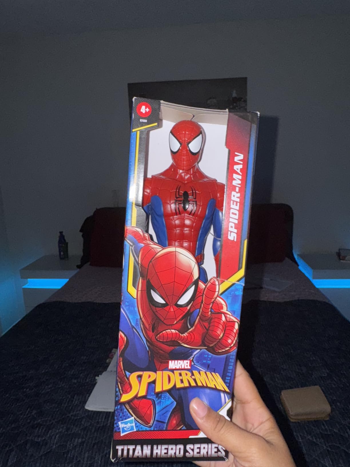 Marvel Spider-Man Titan Hero Series Action Figure, 30-cm-Scale Super Hero Toy, for Kids Ages 4 and Up customer photo 1