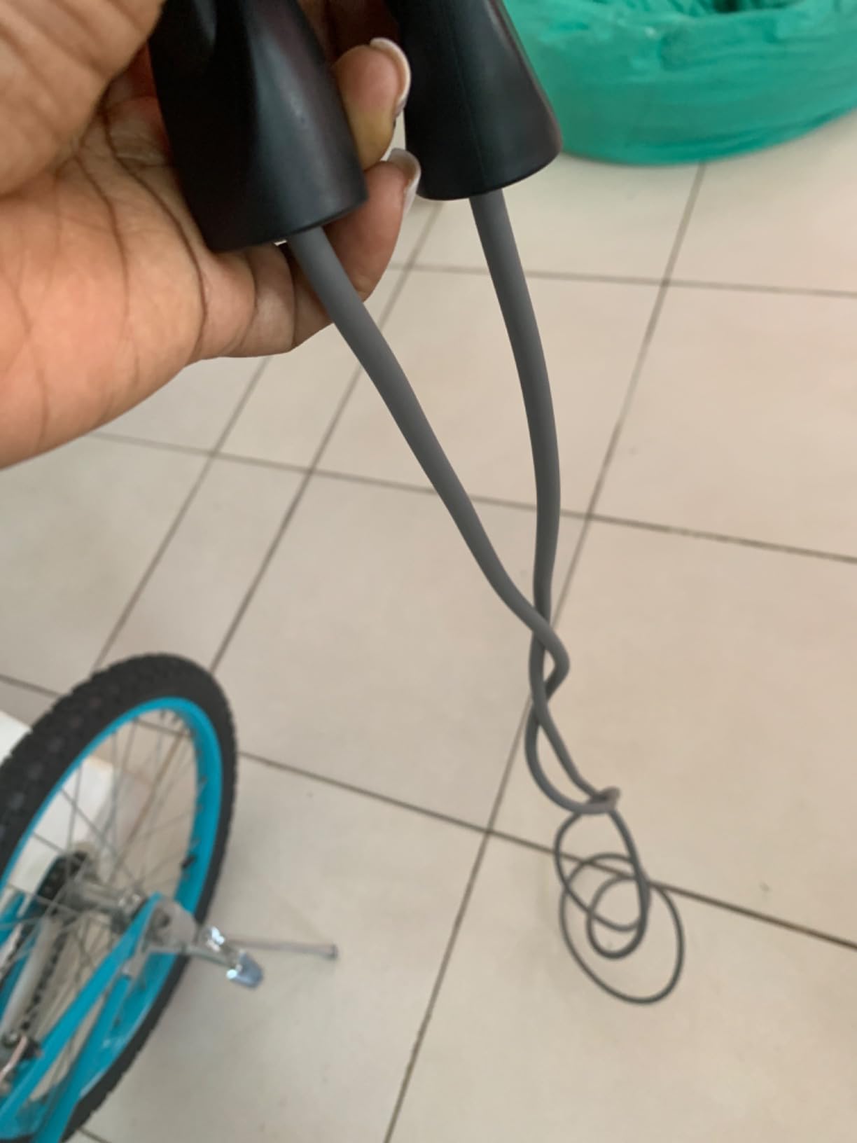 Amazon Basics Jump Rope for Exercise, Cardio and Home Workout, Length Adjustable, 118 Inches customer photo 1