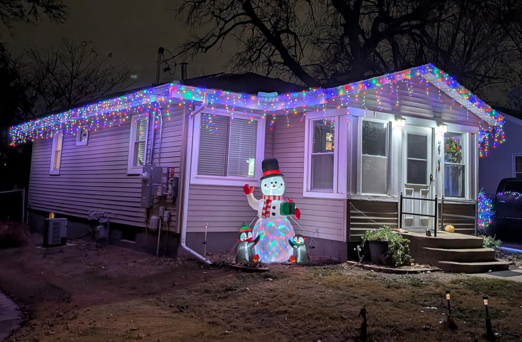 Toodour Christmas Icicle Lights Outdoor, 360 LED 29.5ft 8 Modes Fairy Icicle String Light with 60 Drops, Led Christmas Lights Twinkle for Holiday, Party, Wedding, Eaves, Xmas Decorations (Warm White) customer photo 1