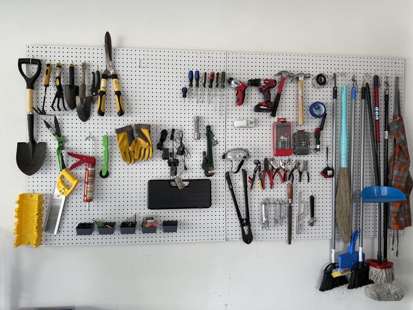 114 pcs Pegboard Hooks Kit Pegboard J Hook Accessories with Pegboard Bins Pegs customer photo 2