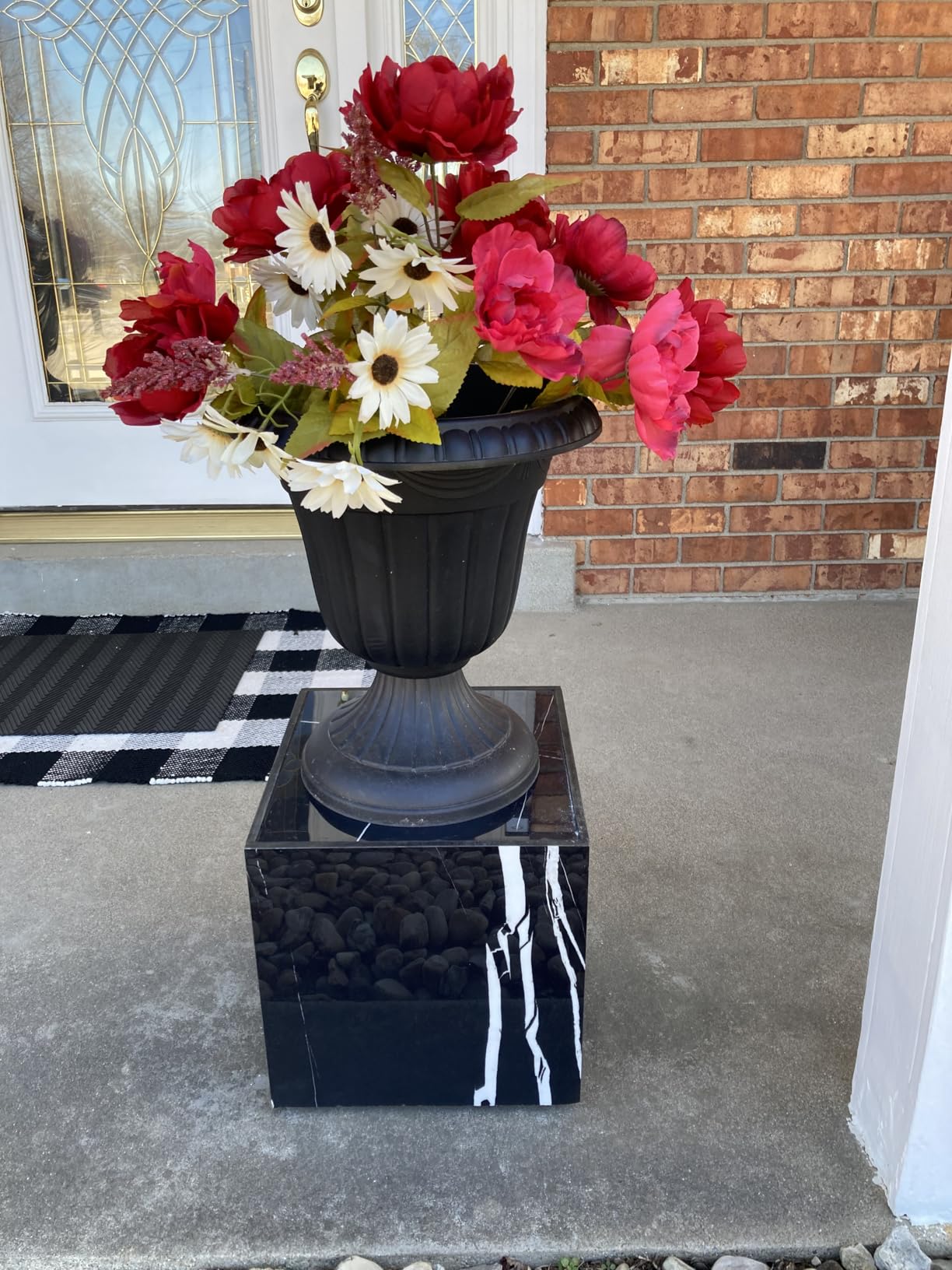Arcadia Garden Products PL10BK Classic Traditional Plastic Urn Planter Indoor/Outdoor, 15