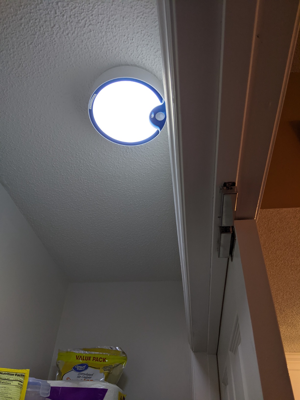 TOOWELL Motion Sensor Ceiling Light, Battery Operated Closet Lights 400LM customer photo 2