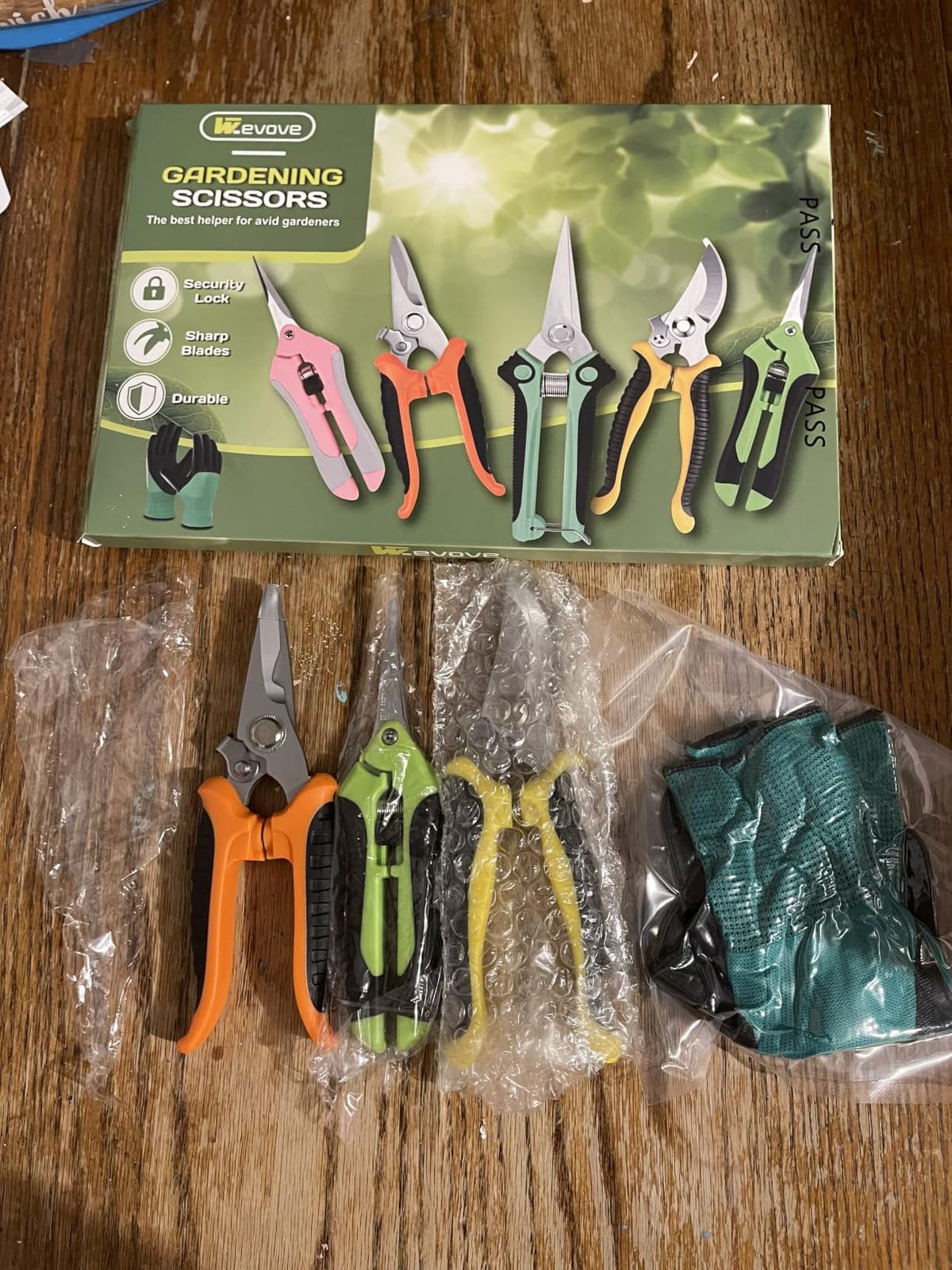 3 Pack Garden Pruning Shears Stainless Steel Blades Handheld Pruners Set with Gardening Gloves customer photo 2