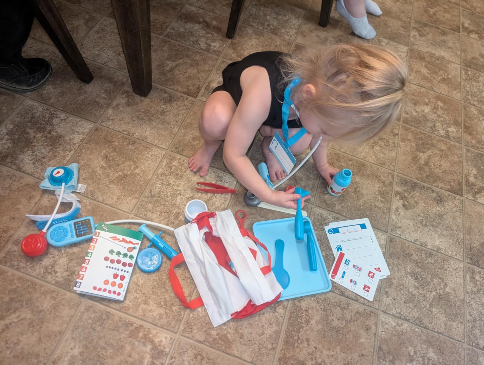 Melissa & Doug Get Well Doctor Kit, 25-Piece Toddler Doctor Play Set, Realistic Pretend Play Toys & Accessories, Preschool Toys for Girls & Boys Ages 3+ customer photo 2