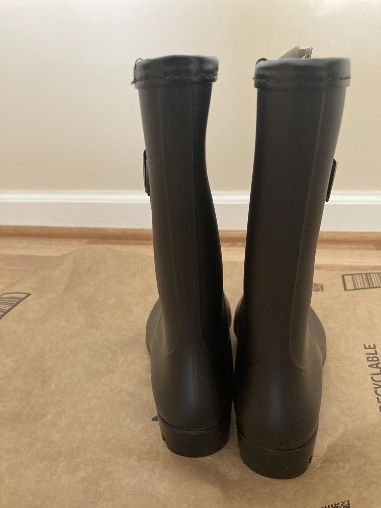Evshine Women's Mid Calf Rain Boots Waterproof Garden Boots with Buckle customer photo 2