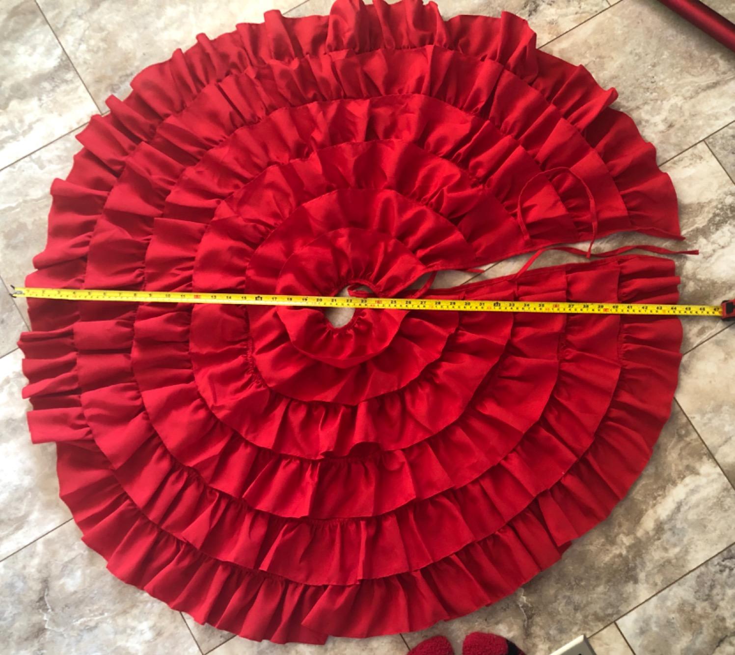 yuboo 48 Inch Western Farmhouse Tree Skirt, 6-Layer Ruffled Wood Grain & Burlap Design, Rustic Country Cowboy Holiday Decoration for 6-7.5 Ft Trees customer photo 2