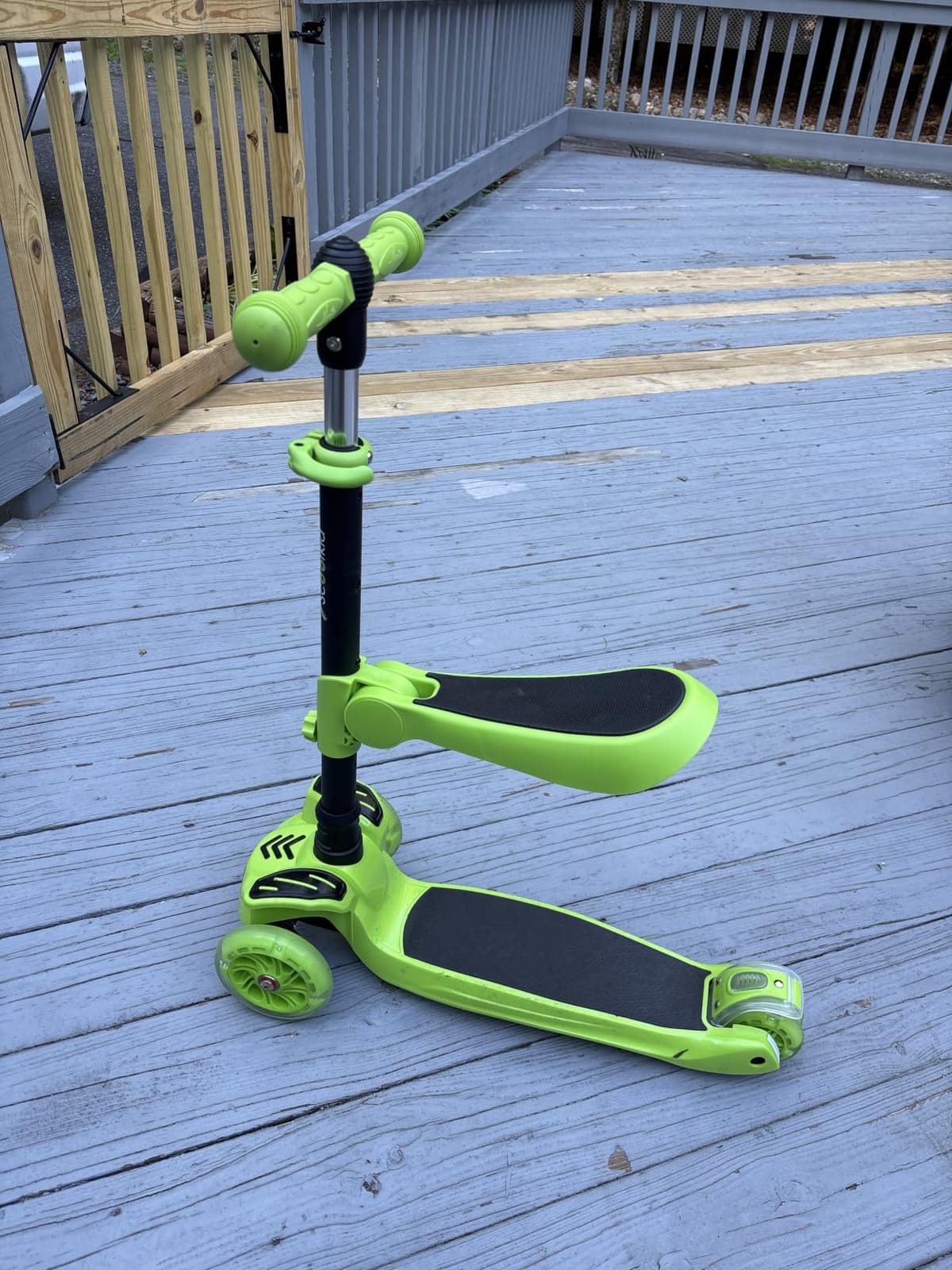 Hurtle 3-Wheeled Scooter for Kids - Wheel LED Lights, Adjustable Lean-to-Steer Handlebar, and Foldable Seat - Sit or Stand Ride with Brake for Boys and Girls Ages 1-14 Years Old customer photo 1